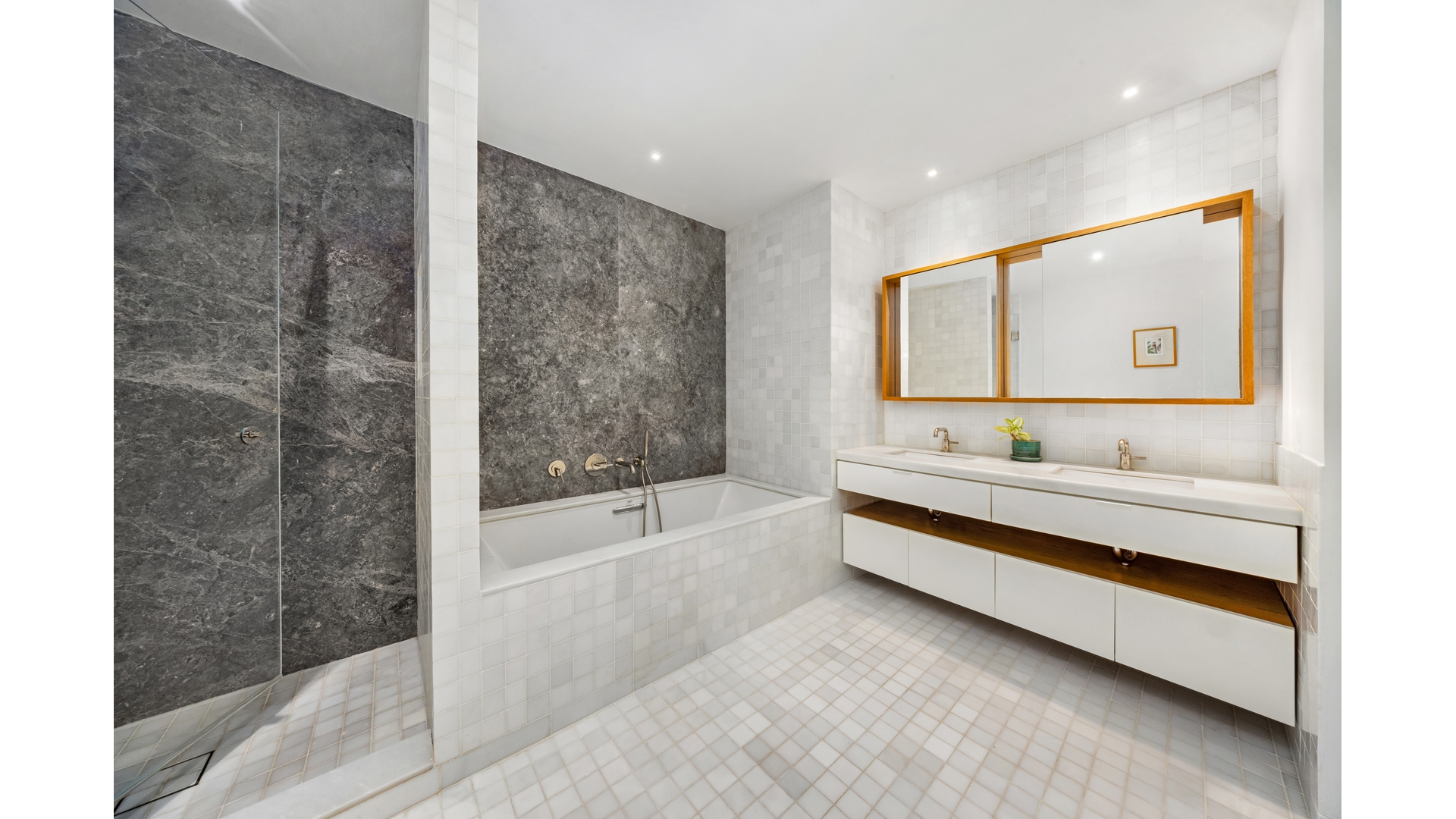30 WARREN Street 3B