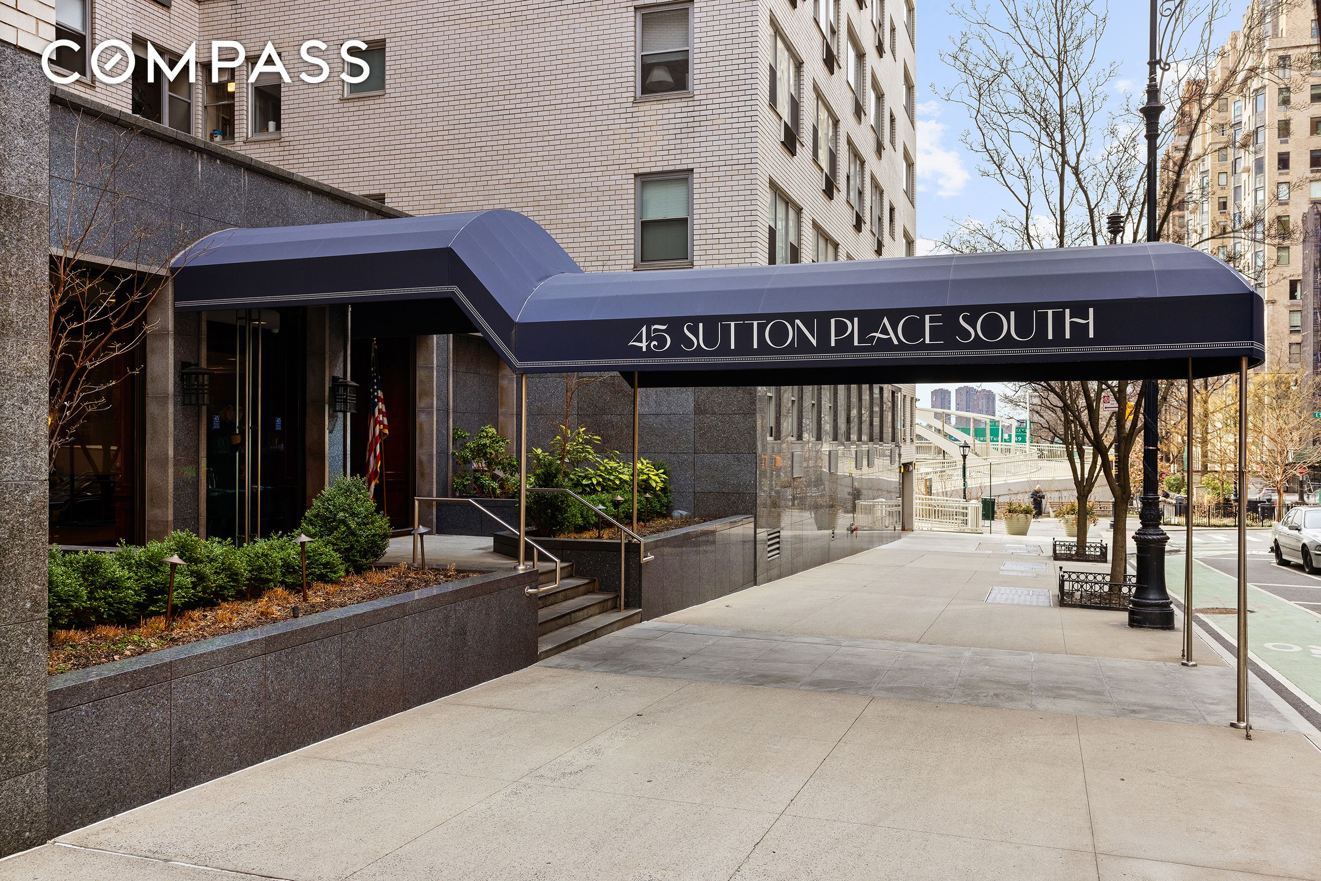45 Sutton Place S PHI
