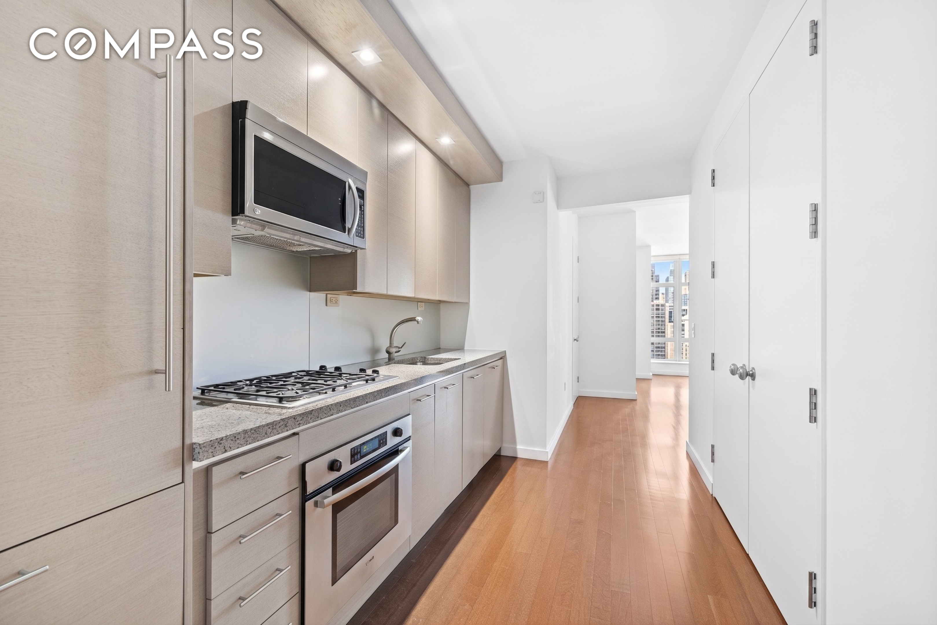 1600 Broadway 19F