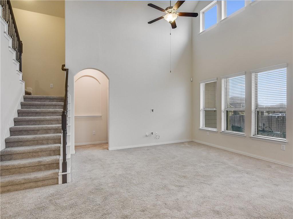 500 Cardenas LN