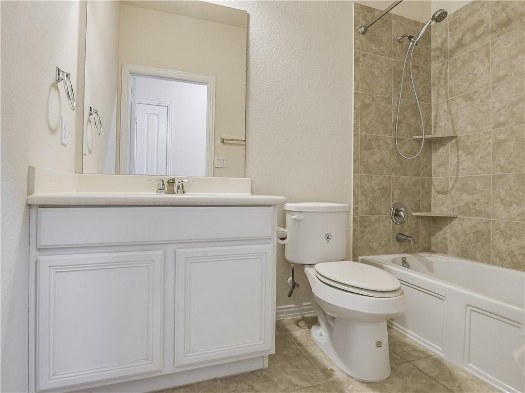 500 Cardenas LN