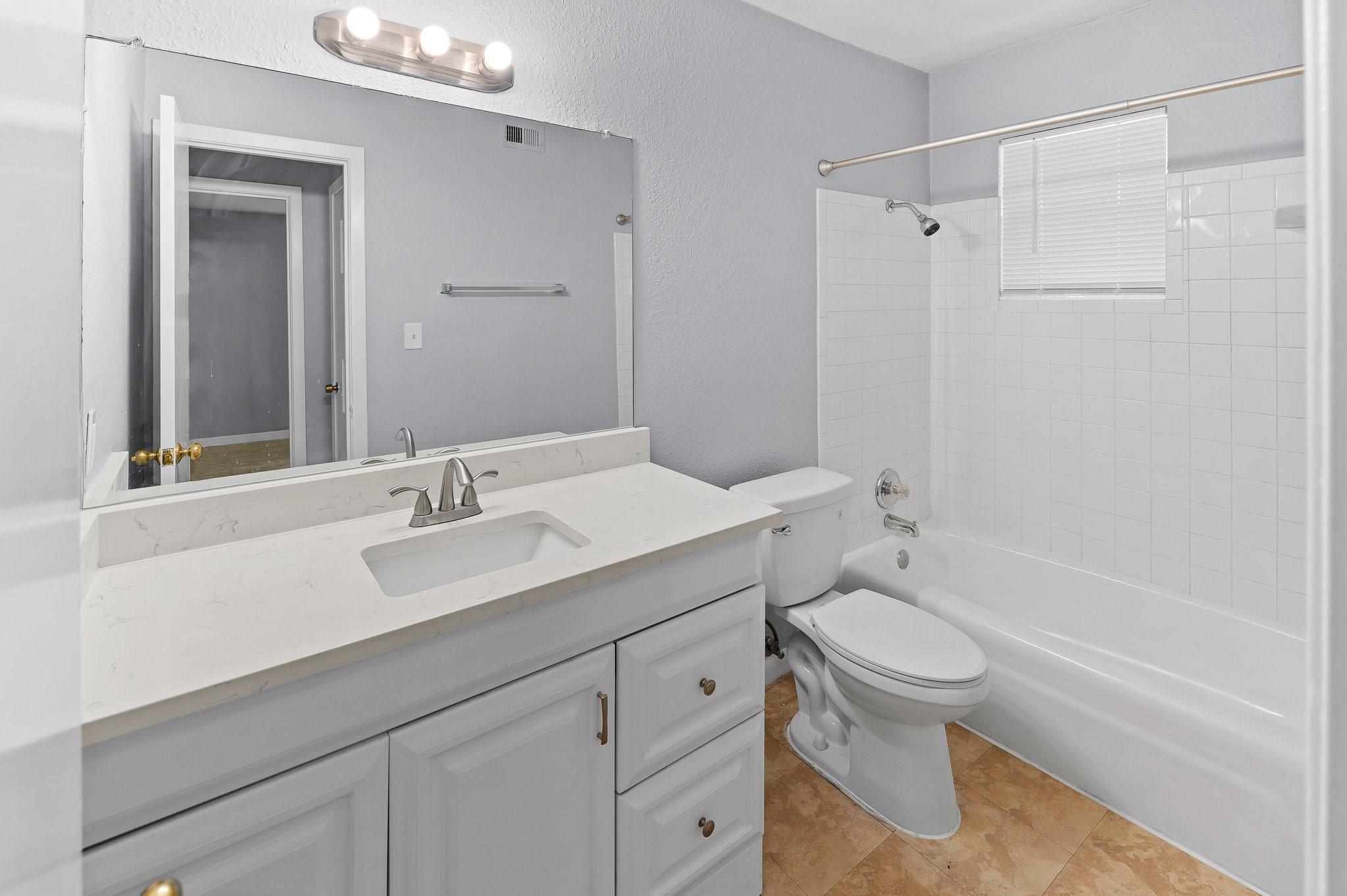 2712 Saint Edwards CIR