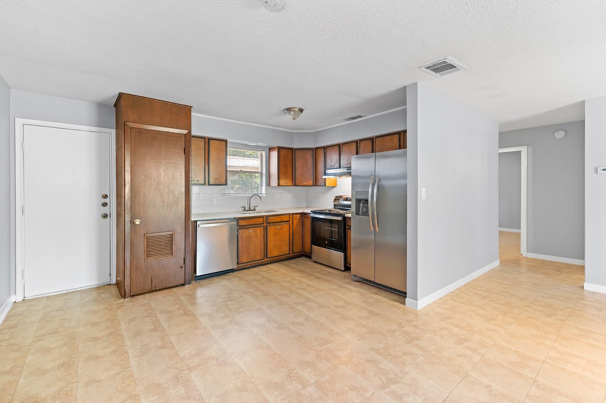 2712 Saint Edwards CIR