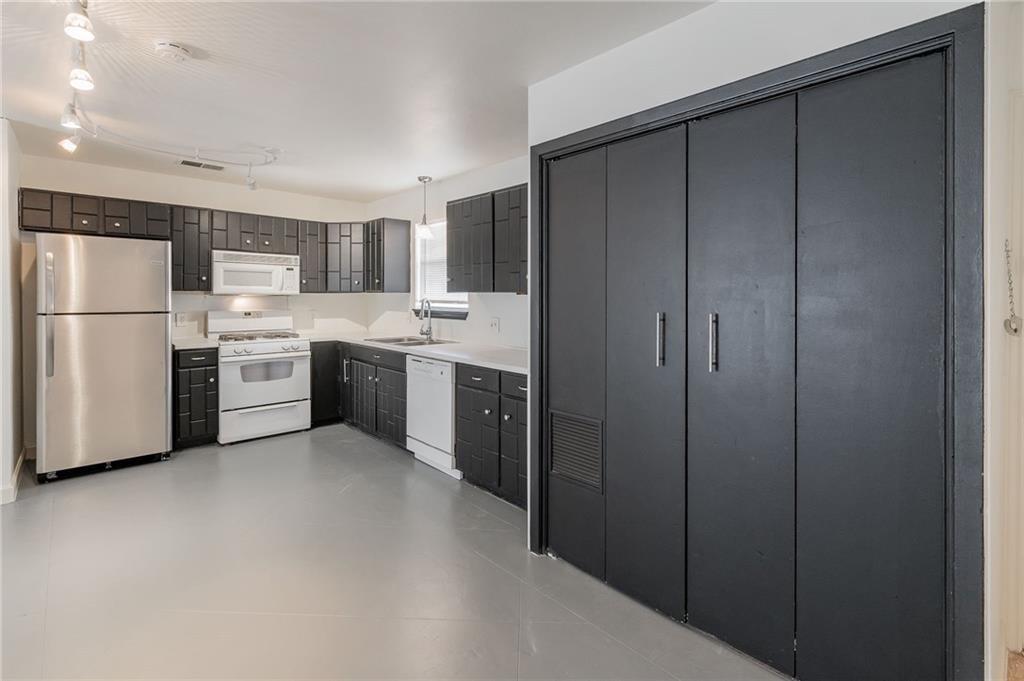 2712 Saint Edwards CIR