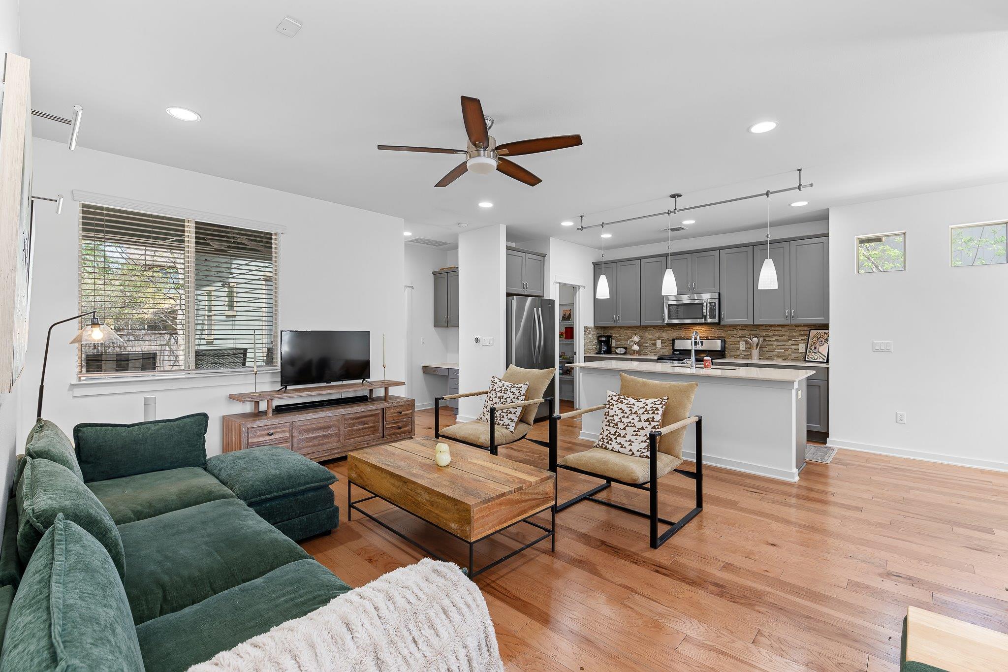 4408 Banister LN # B