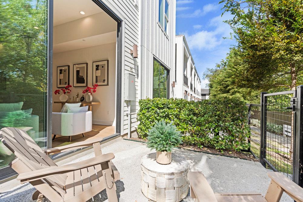 2505 Bluebonnet Ave # 16