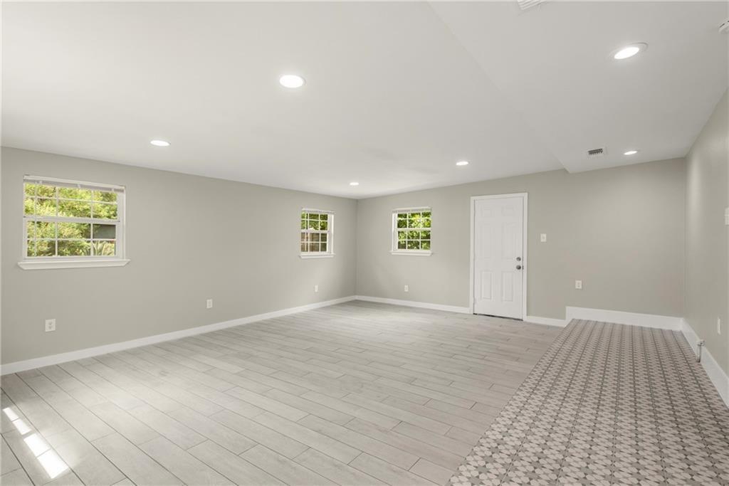 102 W Saint Johns Ave