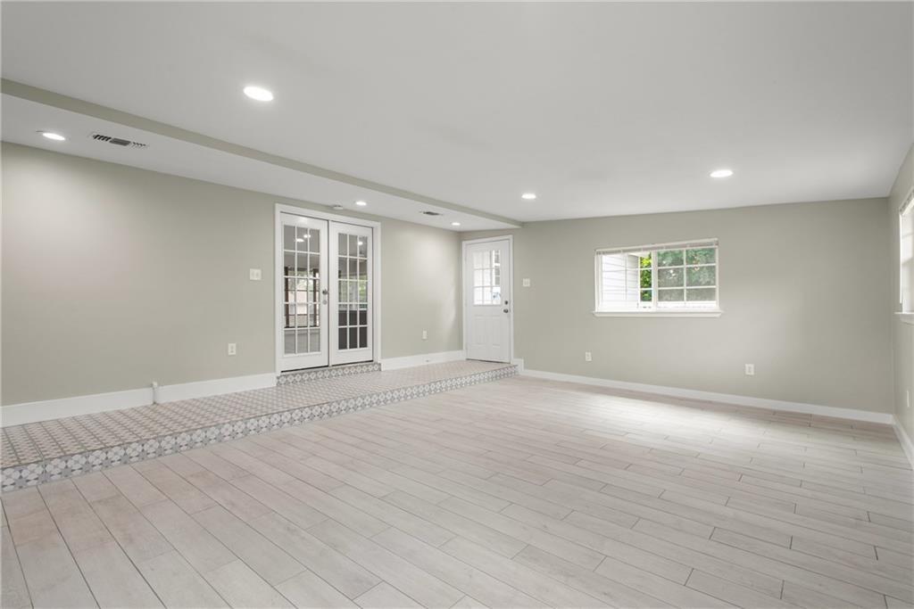 102 W Saint Johns Ave
