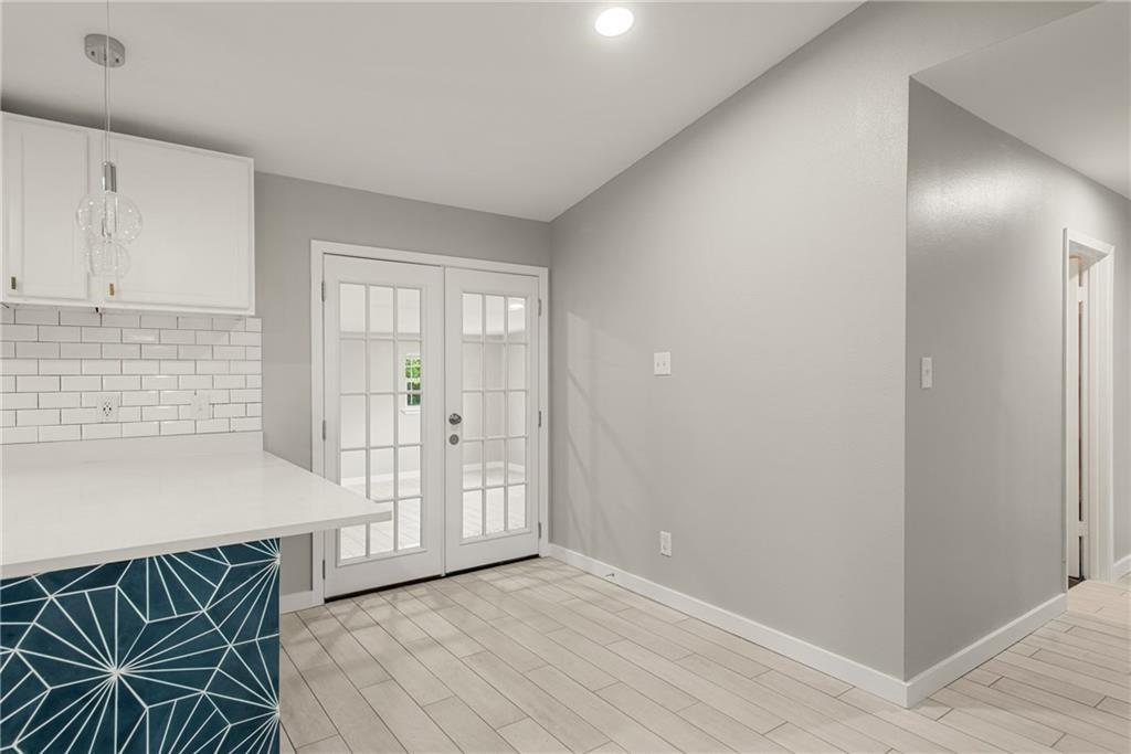 102 W Saint Johns Ave