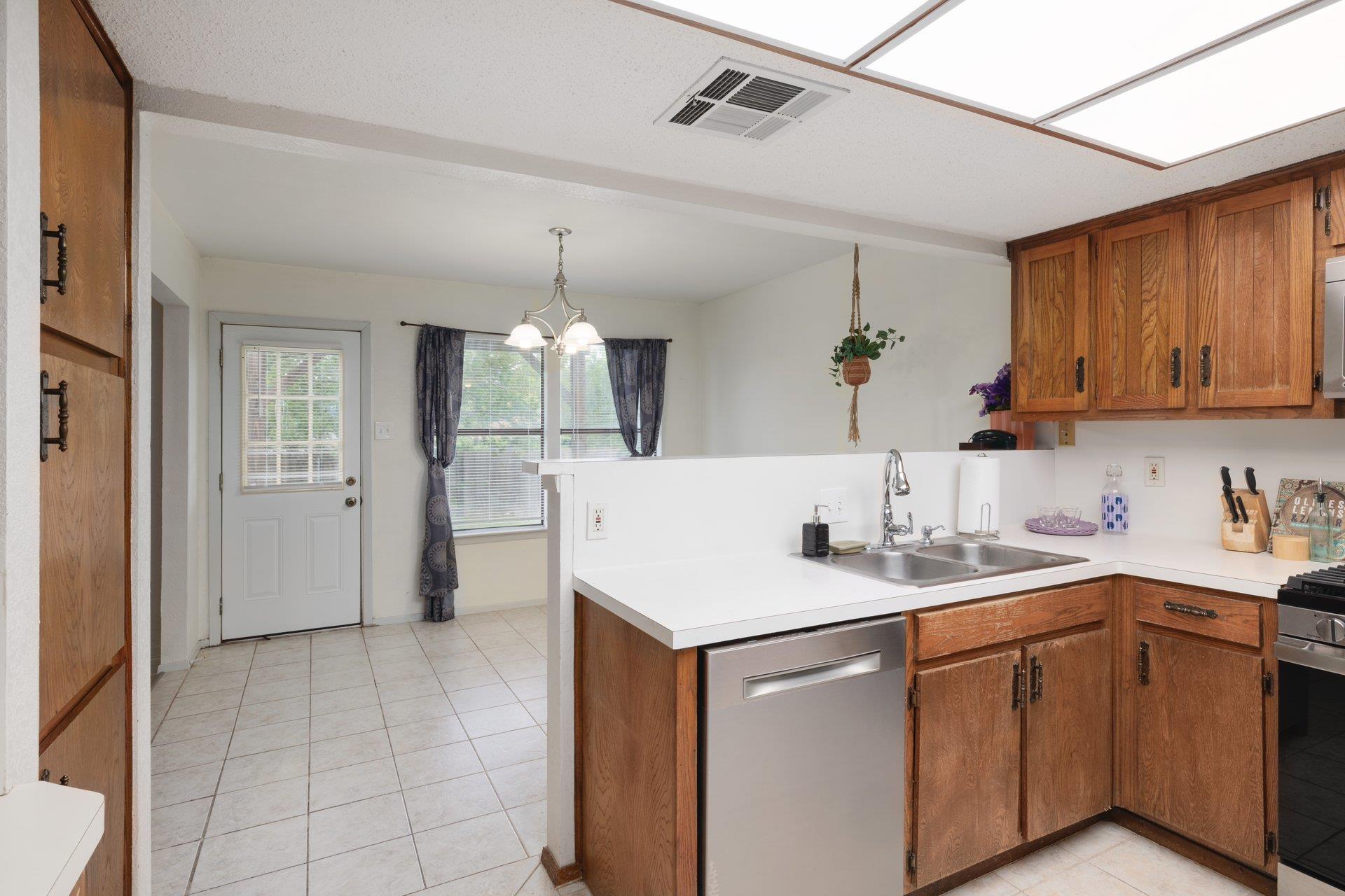 405 Brookhollow DR