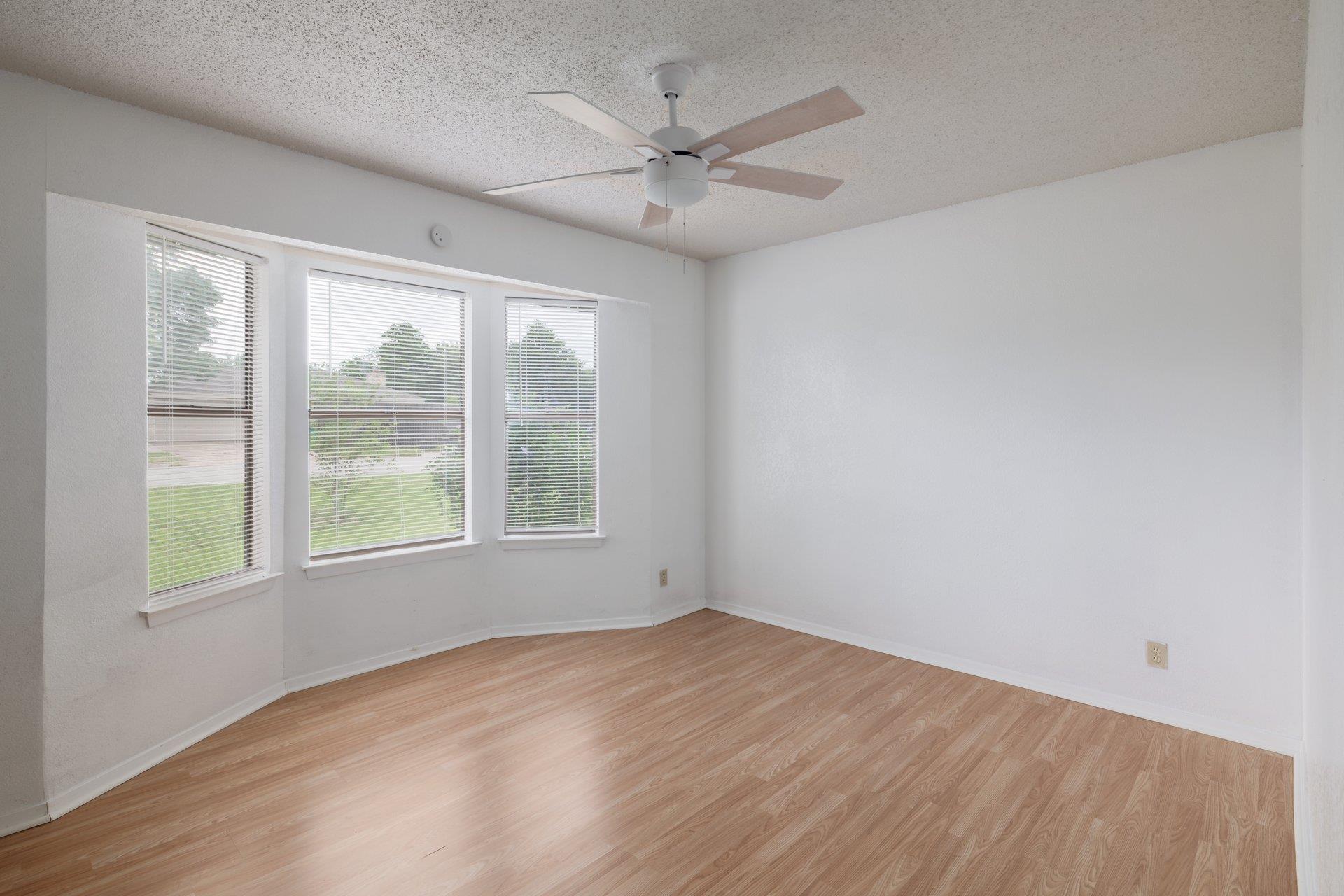 405 Brookhollow DR
