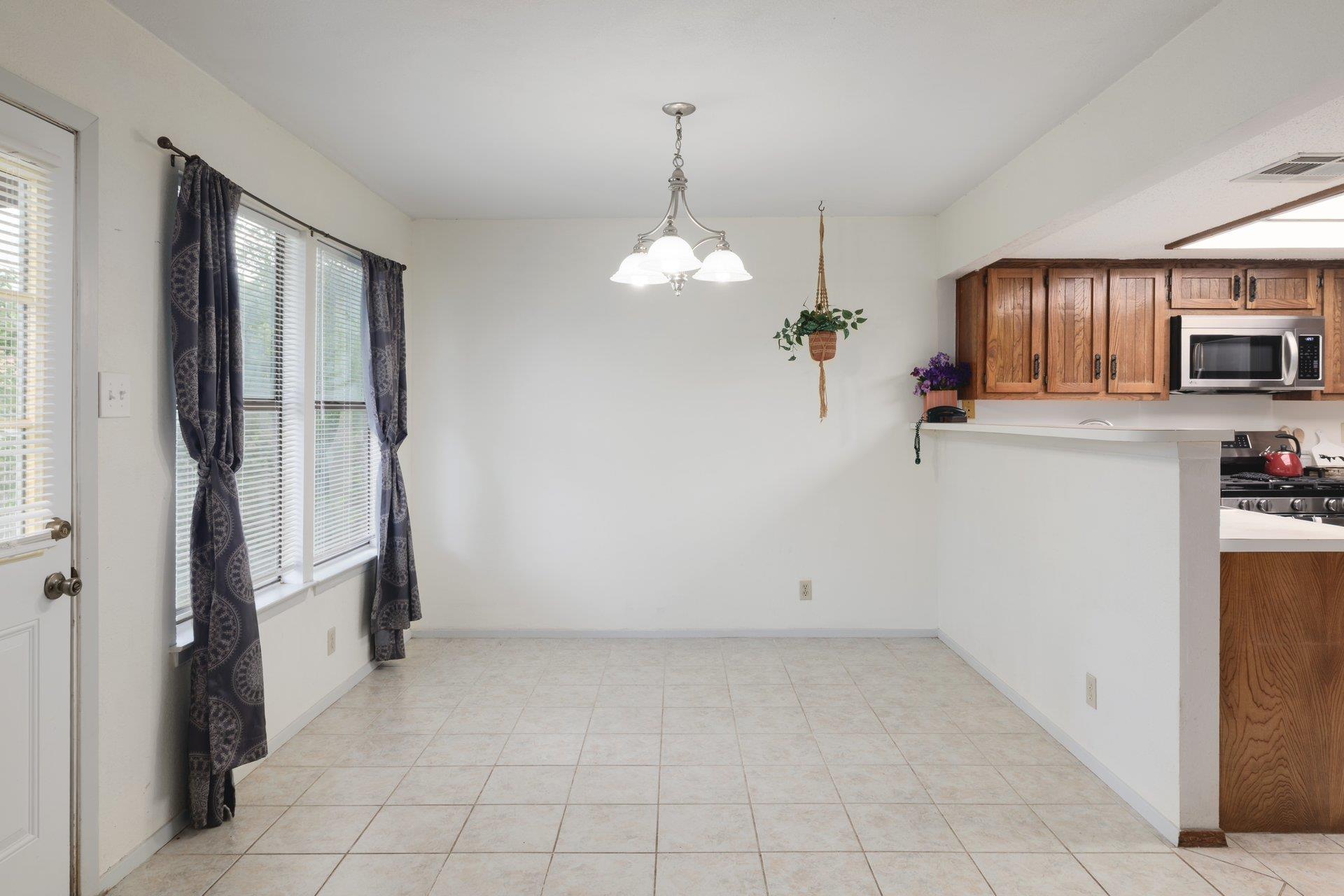 405 Brookhollow DR