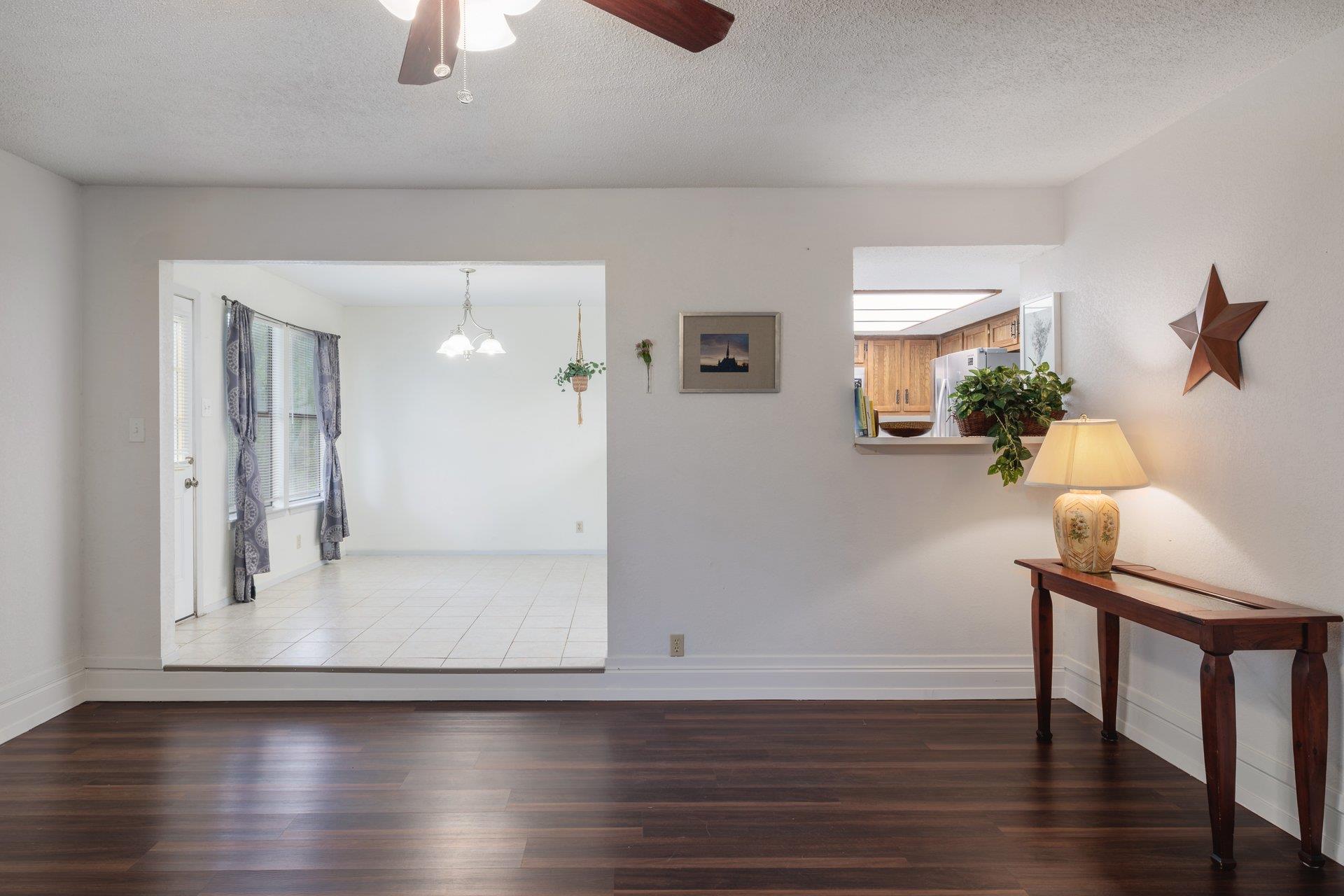 405 Brookhollow DR