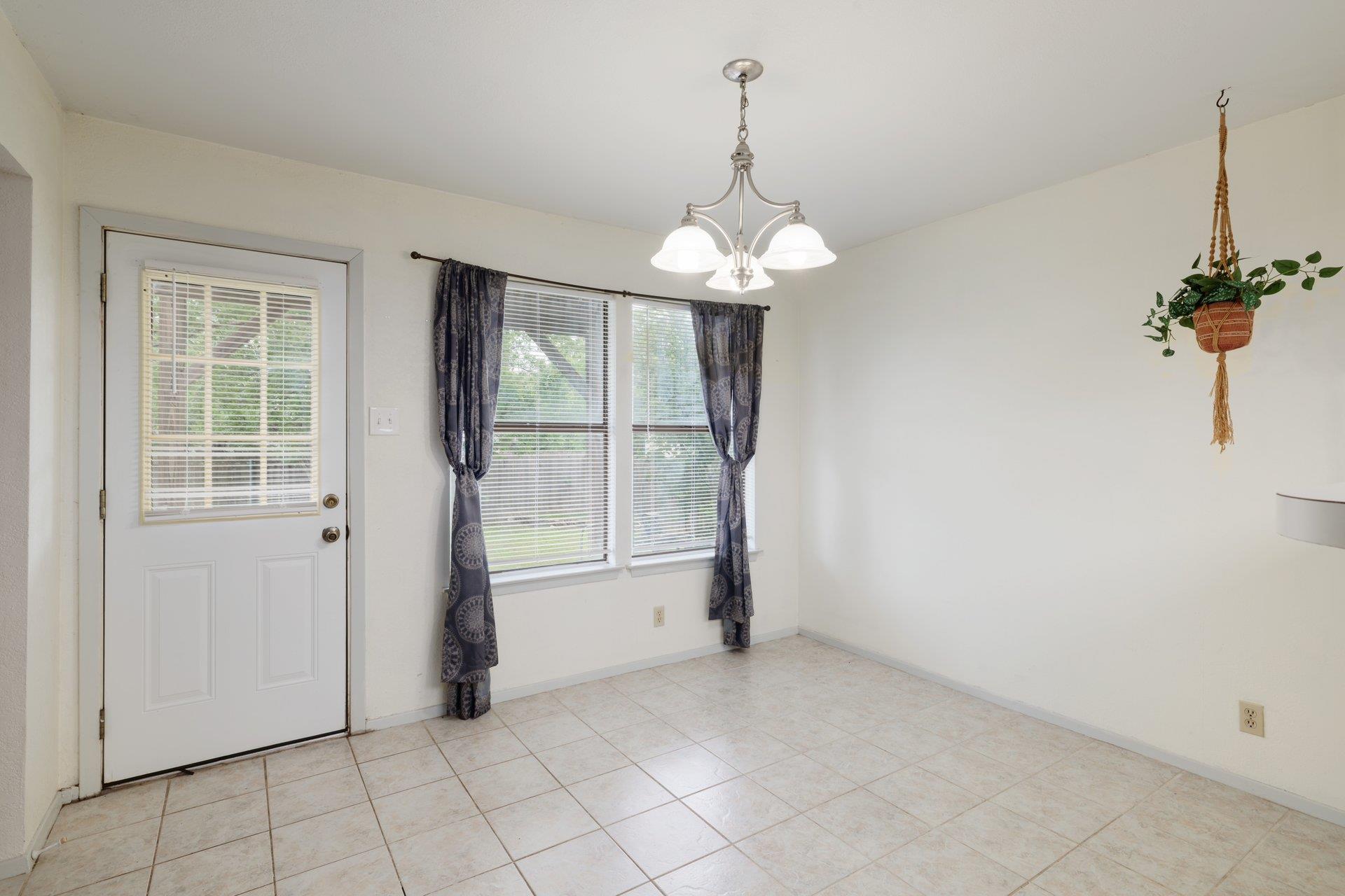 405 Brookhollow DR