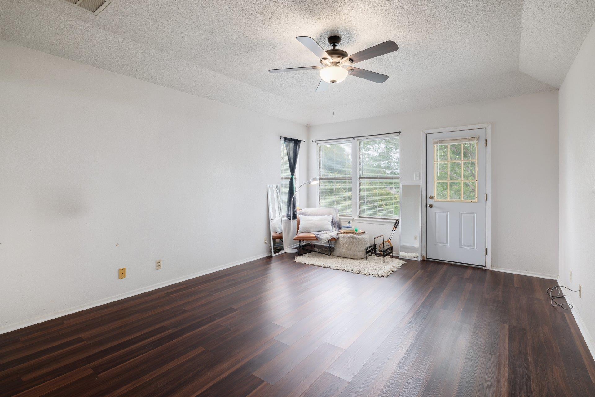405 Brookhollow DR