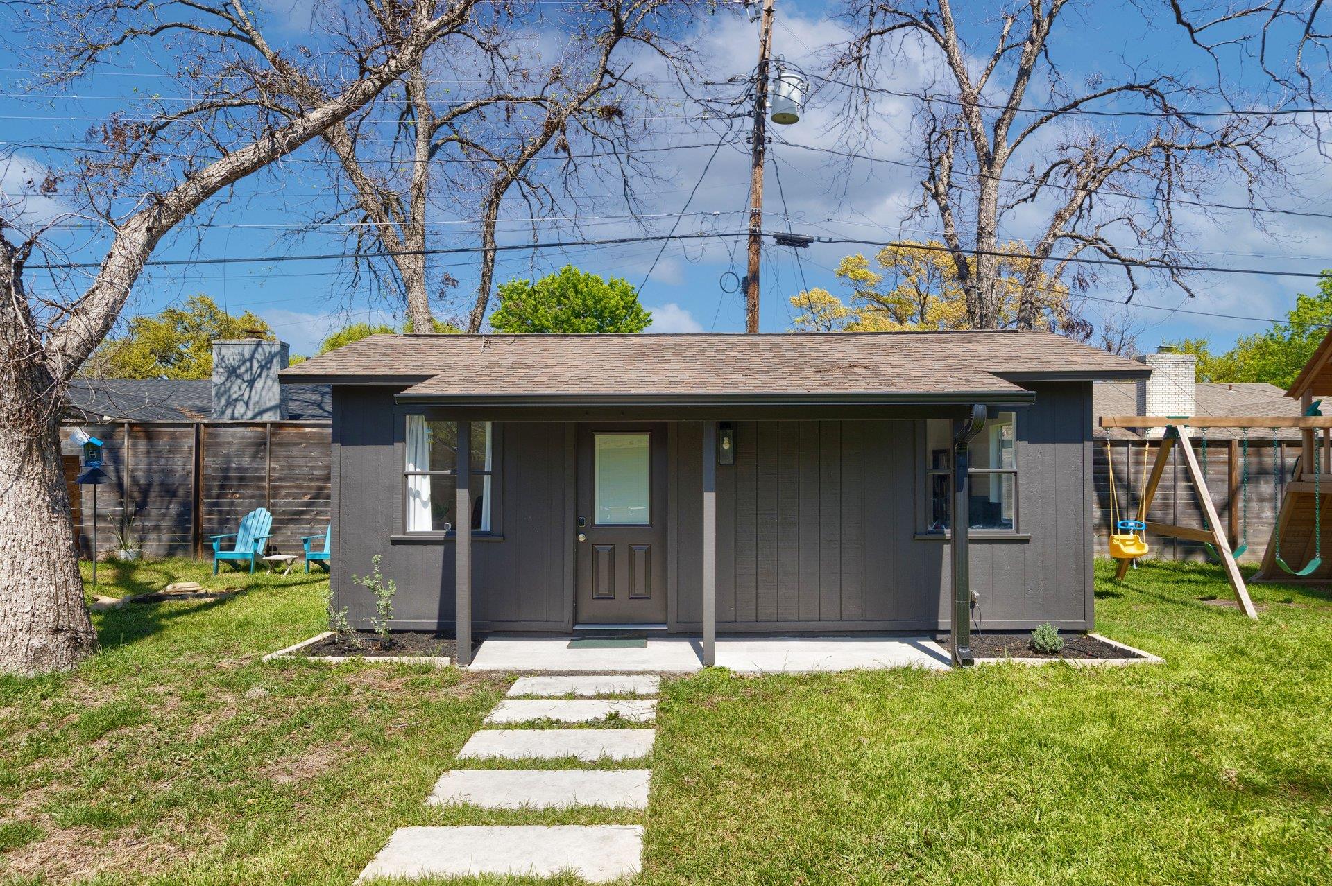 2902 Skylark DR