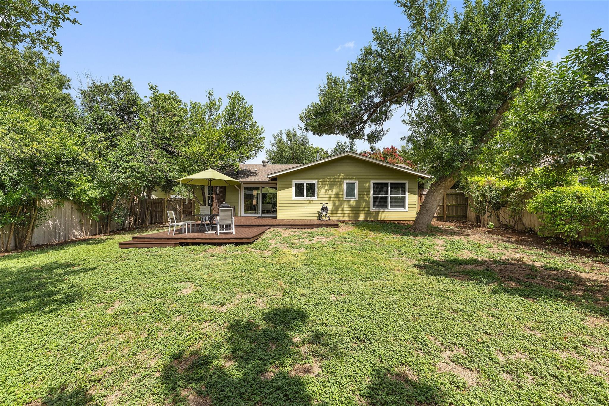 2706 Nottingham LN