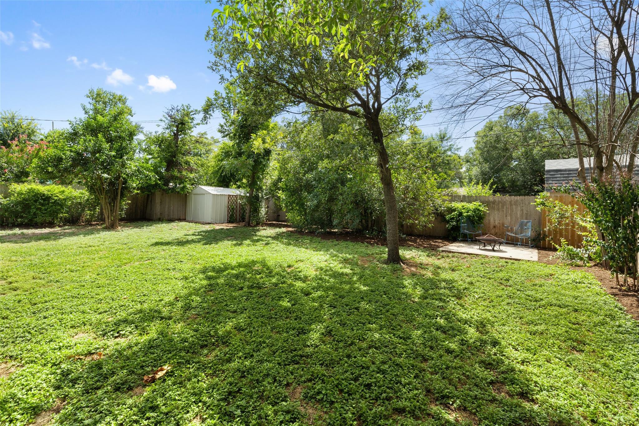 2706 Nottingham LN