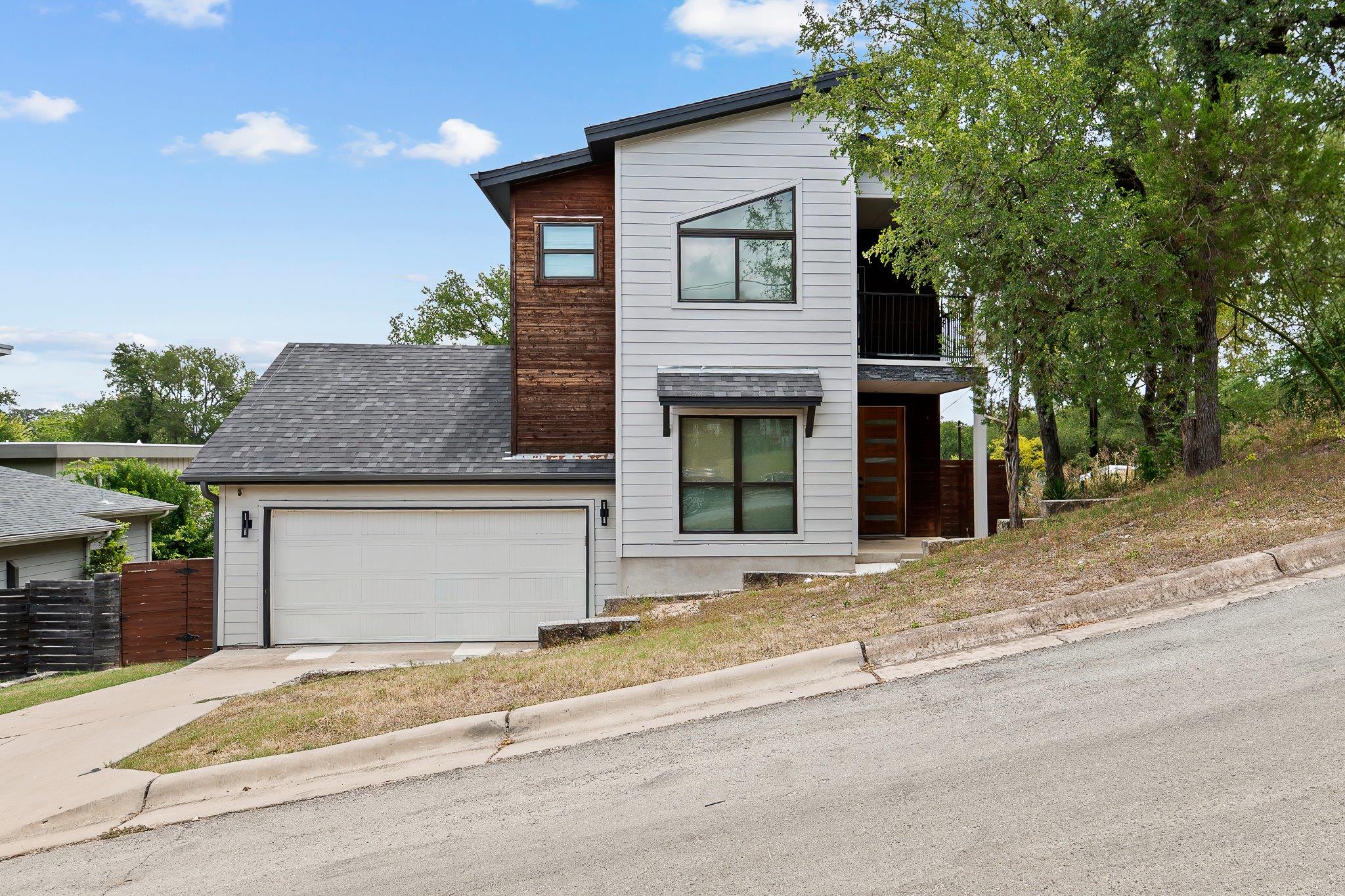 1193 E M Franklin Ave # 1