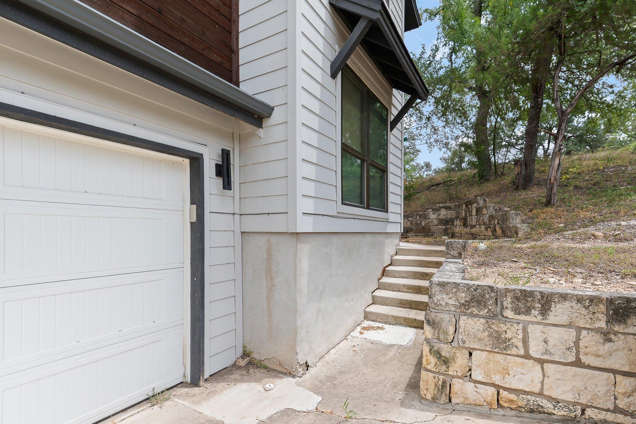 1193 E M Franklin Ave # 1