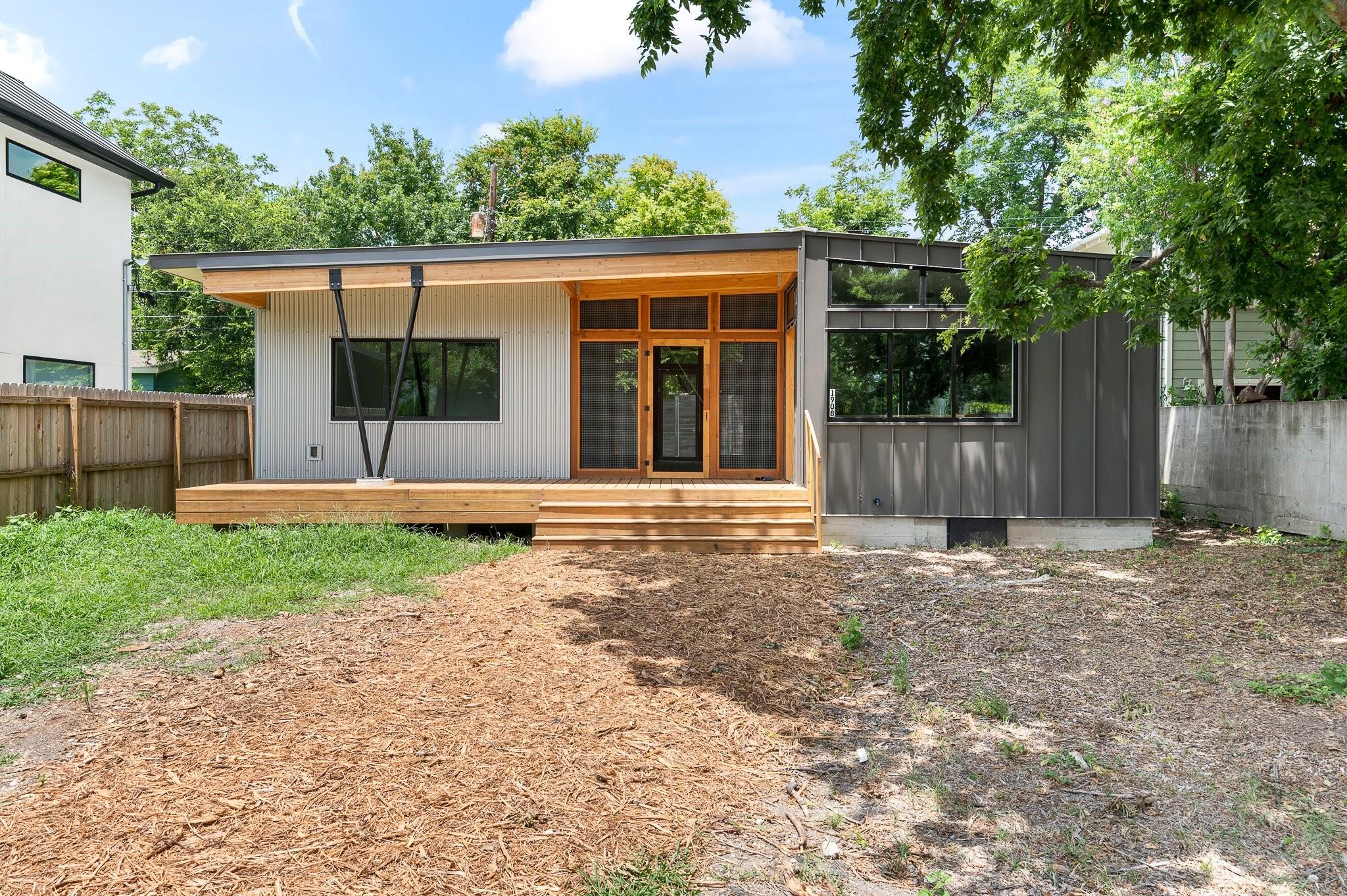 1908 Richcreek RD