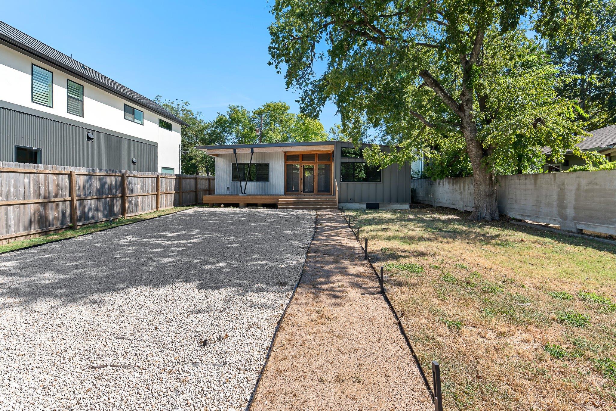 1908 Richcreek RD