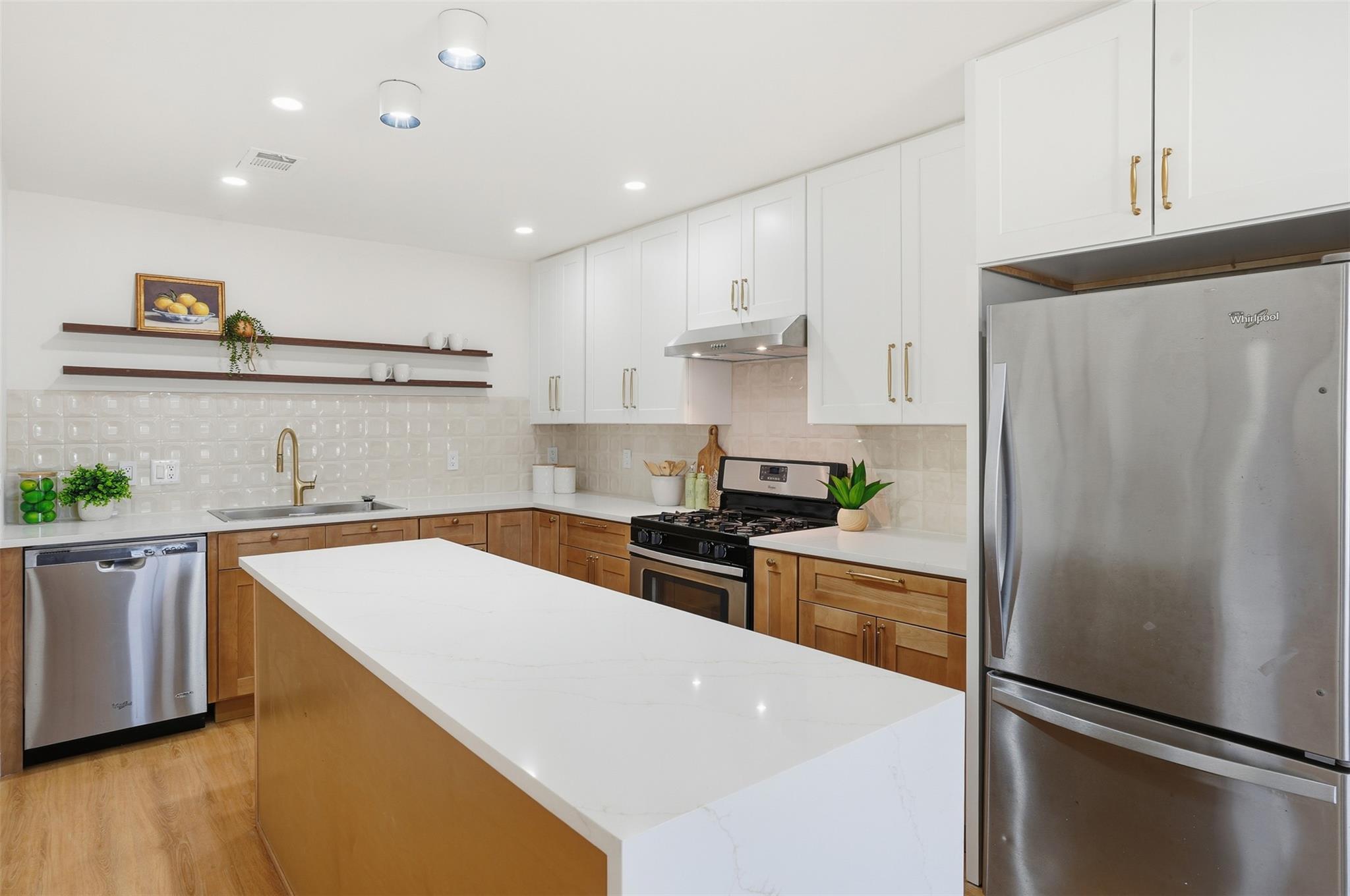 5601 Samuel Huston Ave