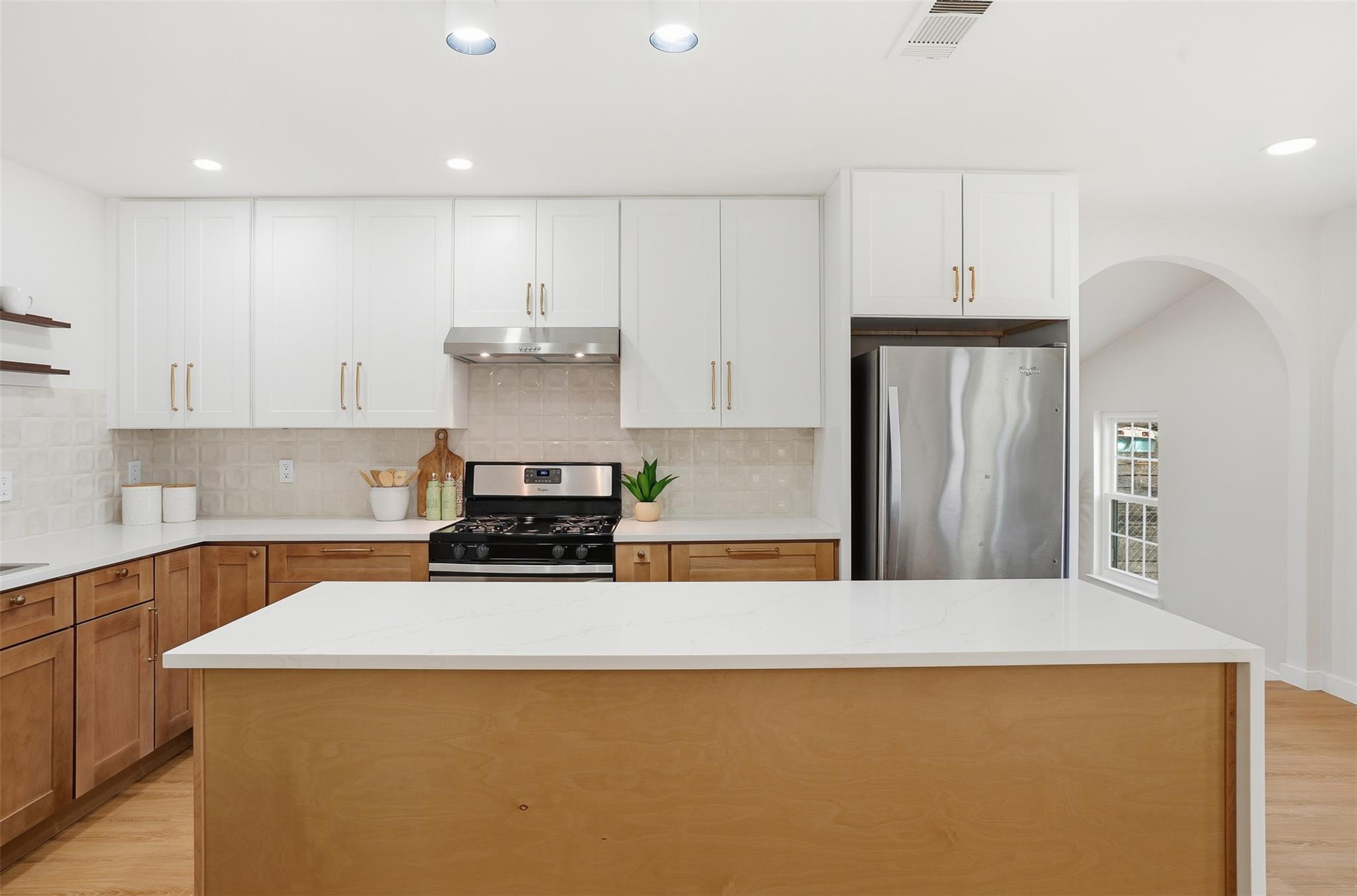 5601 Samuel Huston Ave