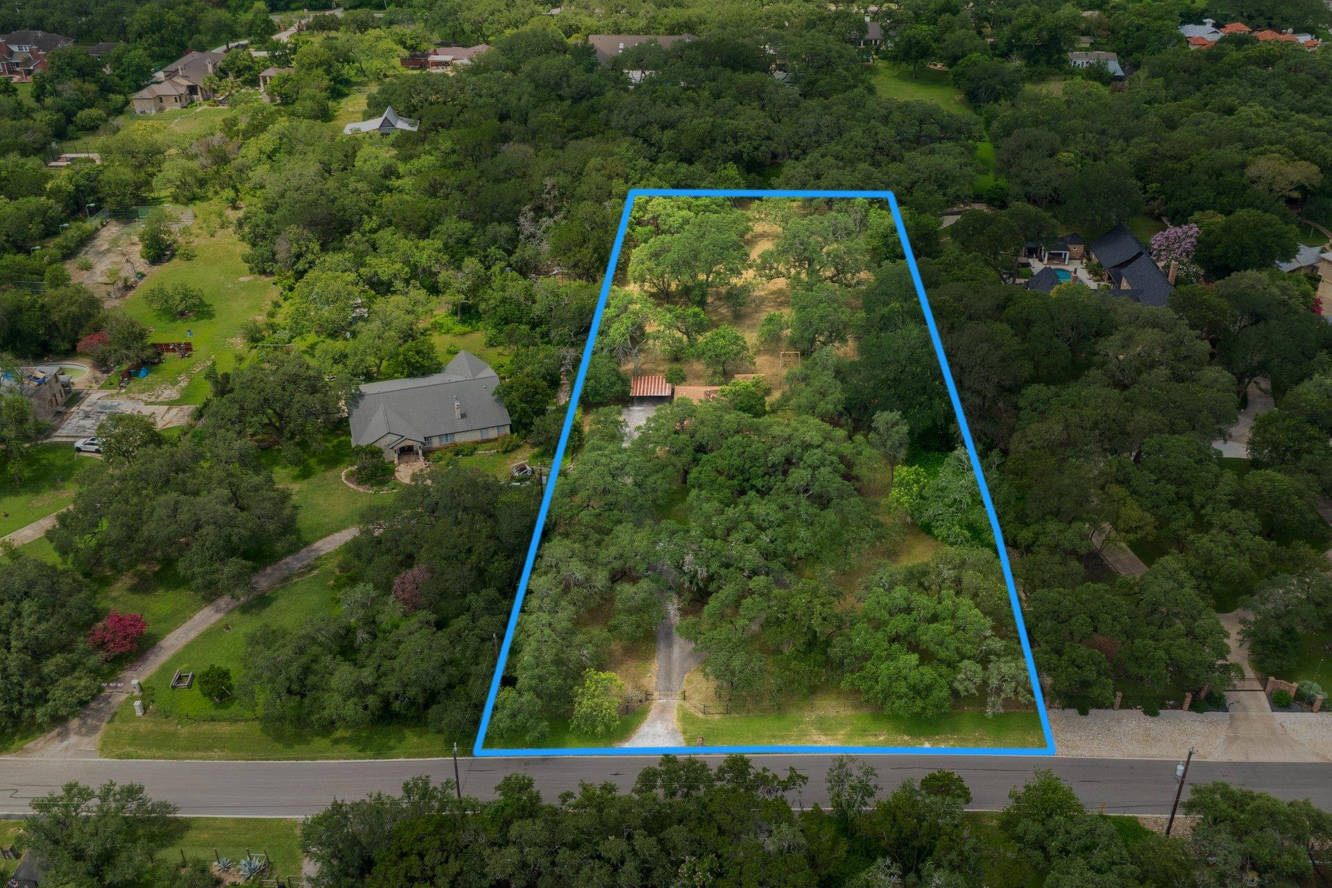 304 Hill Country LN