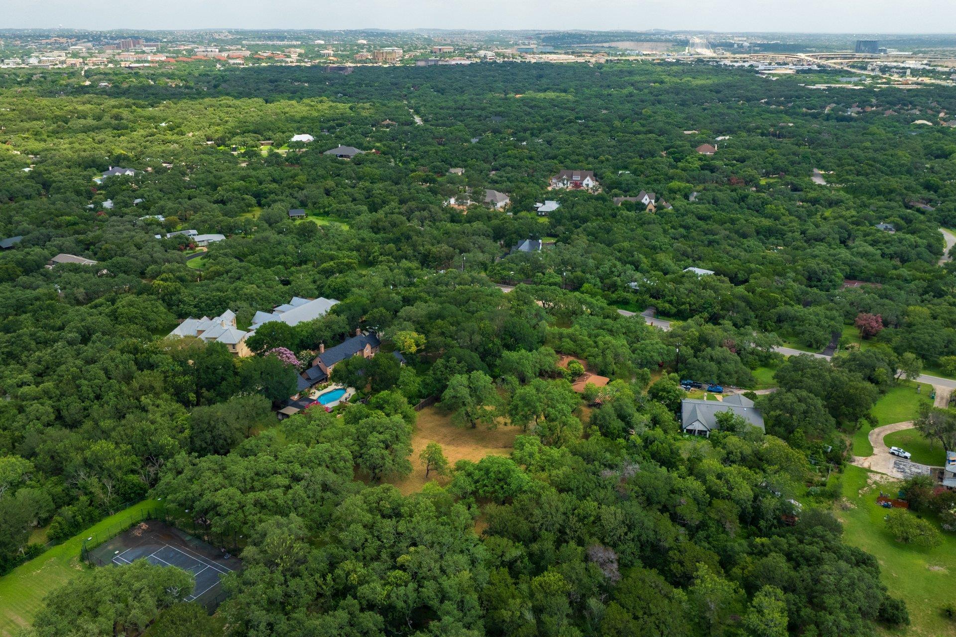 304 Hill Country LN