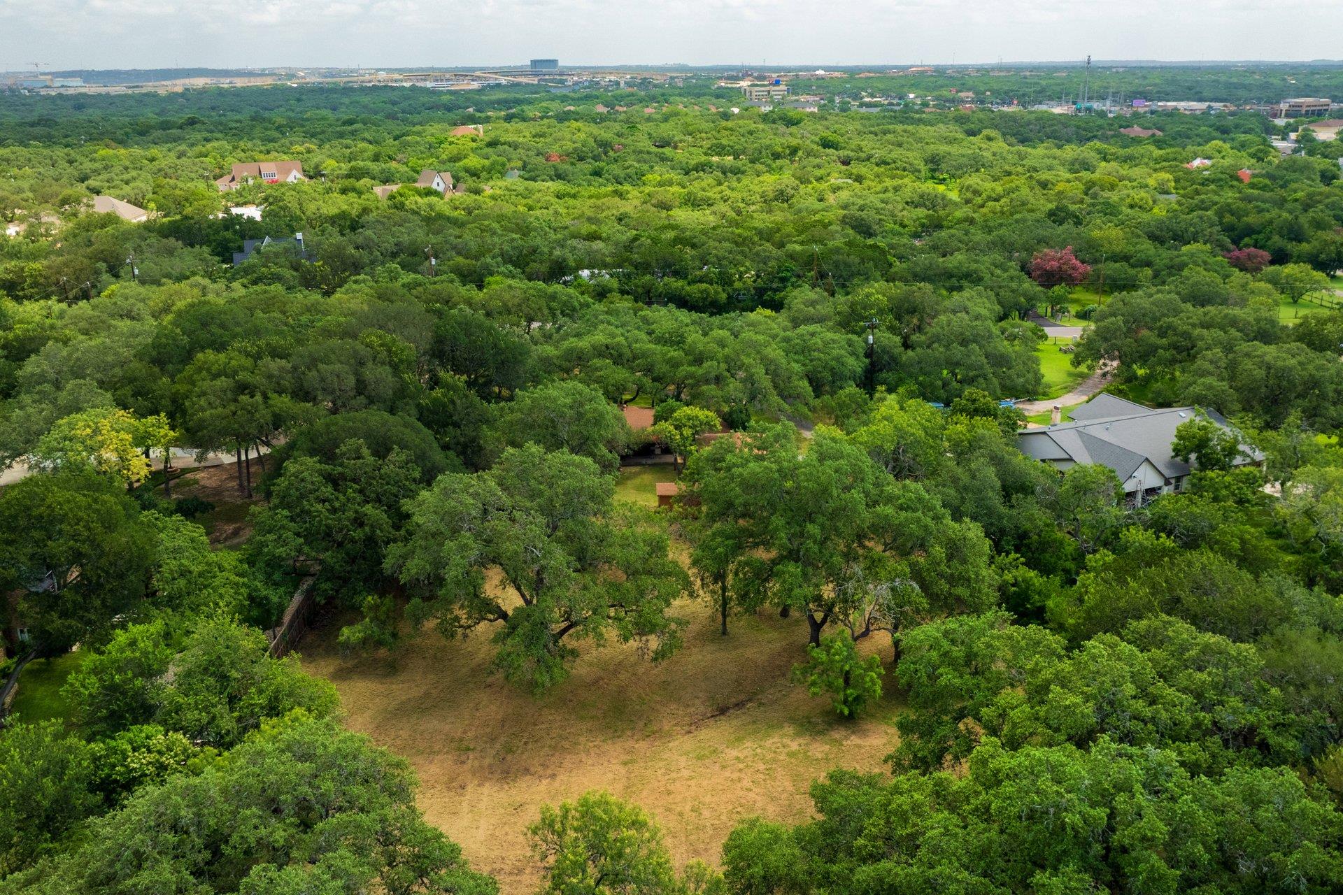 304 Hill Country LN
