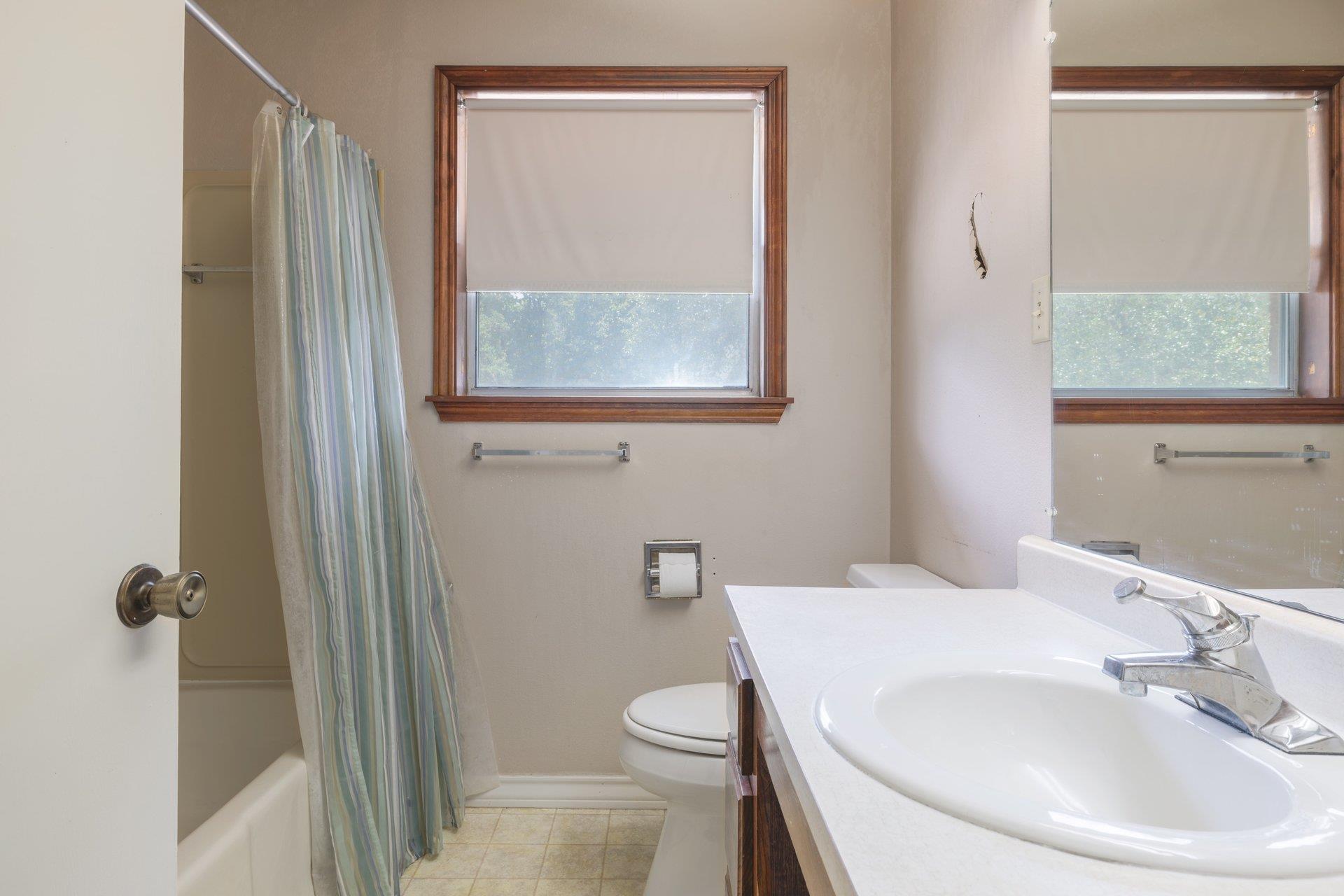 304 Hill Country LN
