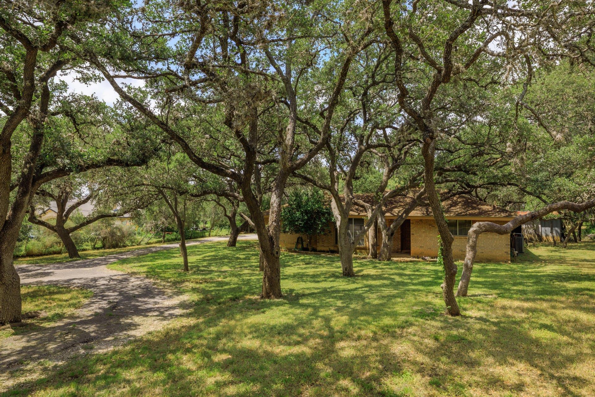 304 Hill Country LN