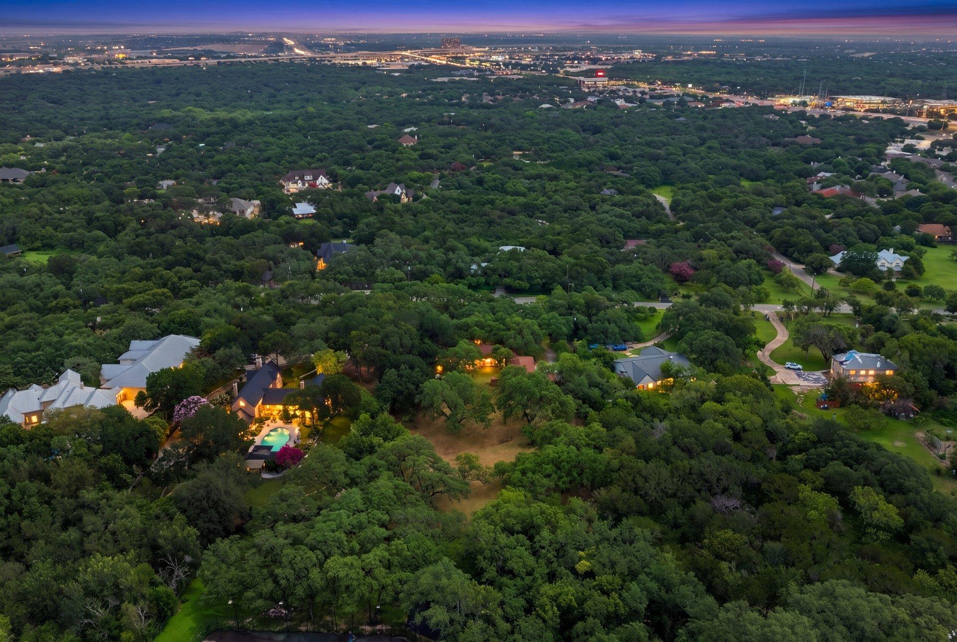 304 Hill Country LN