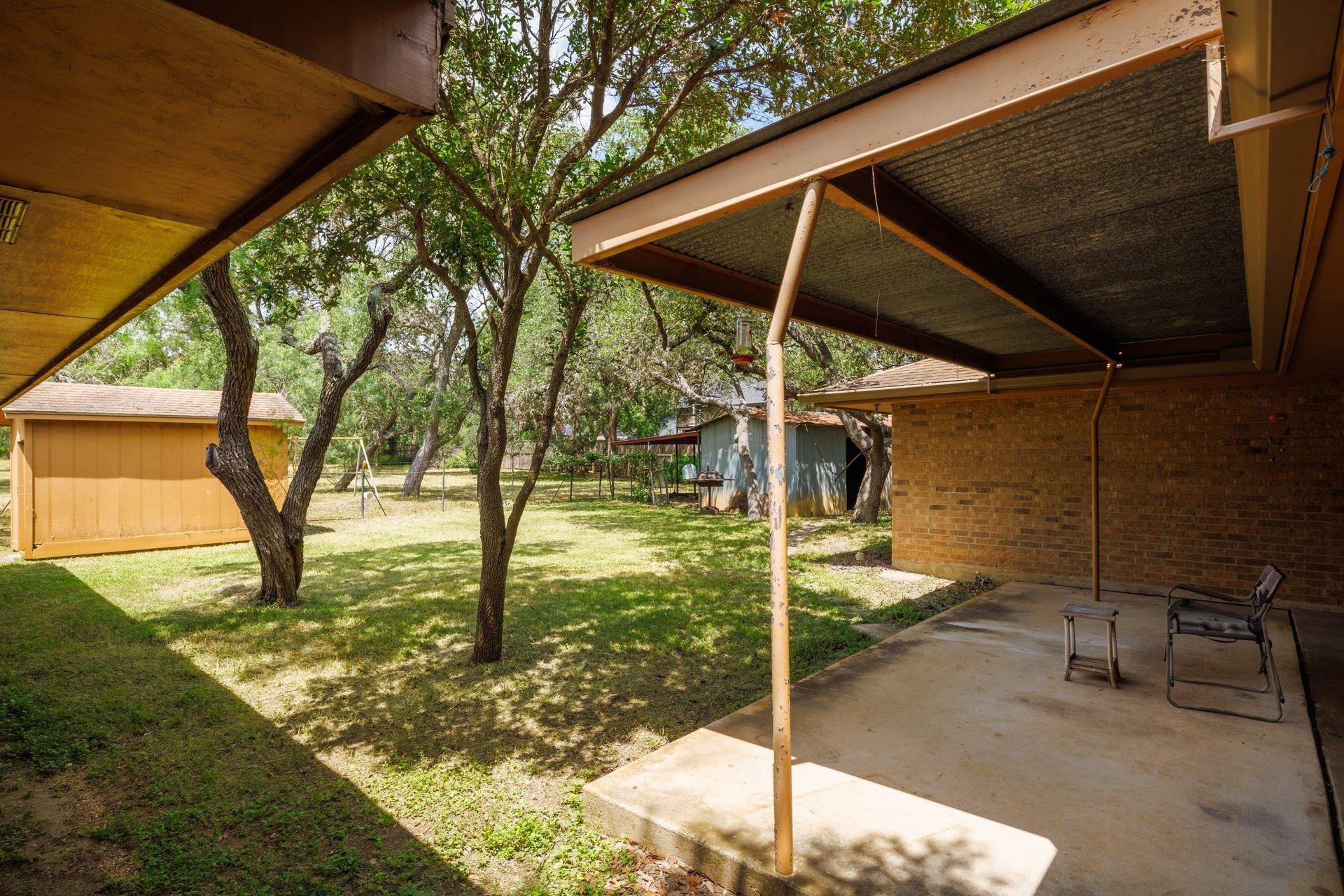 304 Hill Country LN