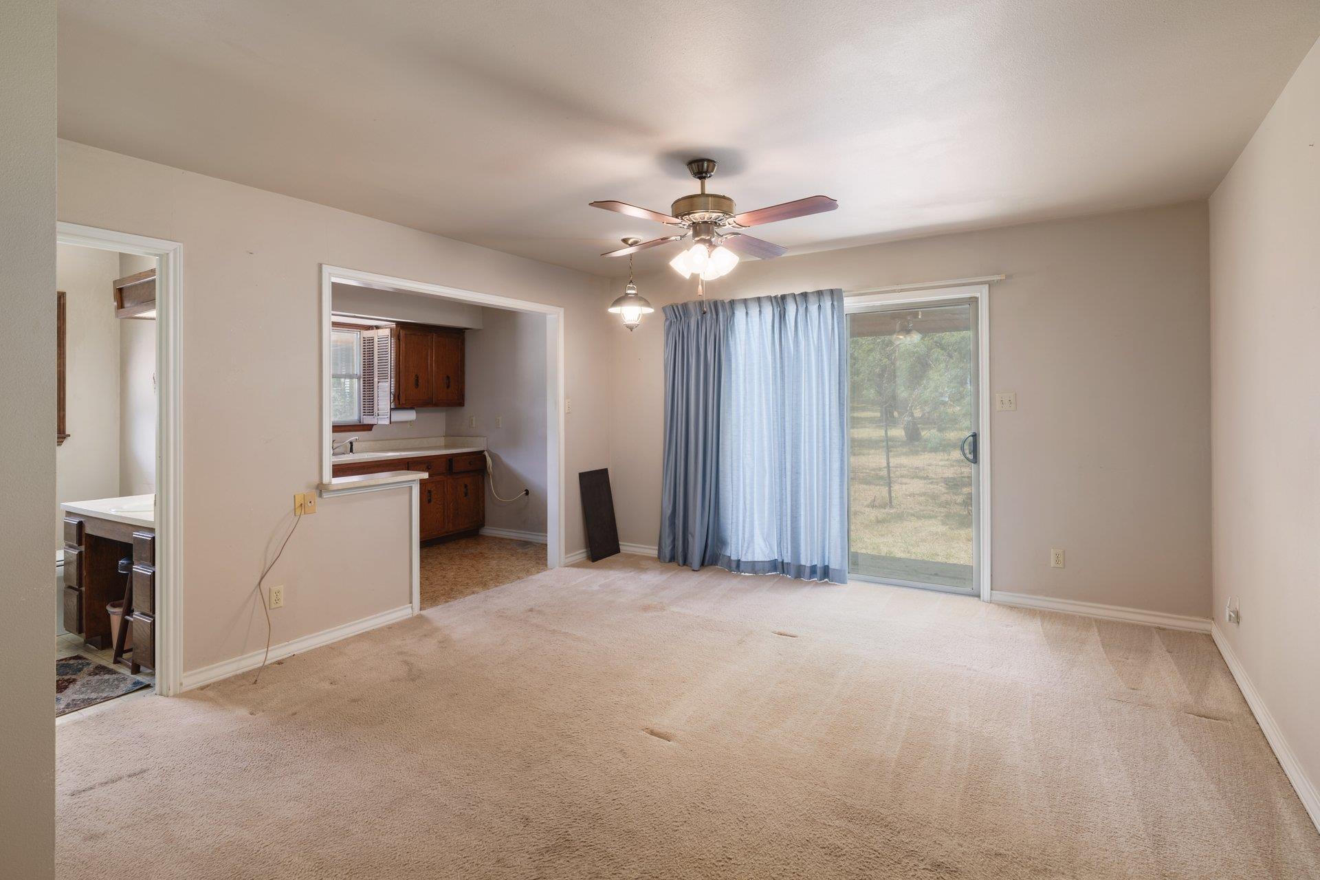304 Hill Country LN