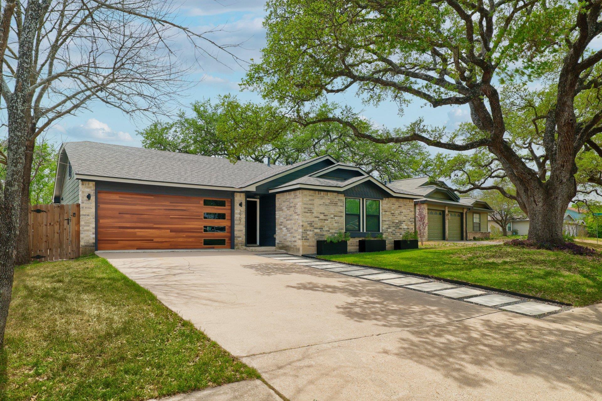 3907 Stonecroft DR