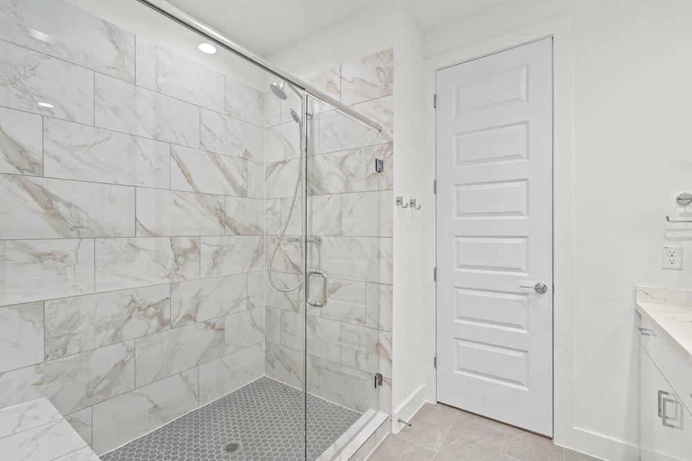 2505 Bluebonnet Ave # 4