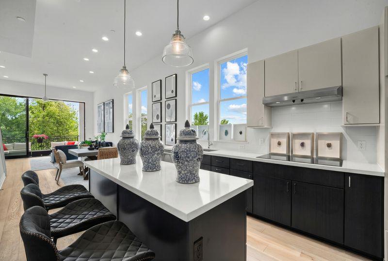 2505 Bluebonnet LN # 14