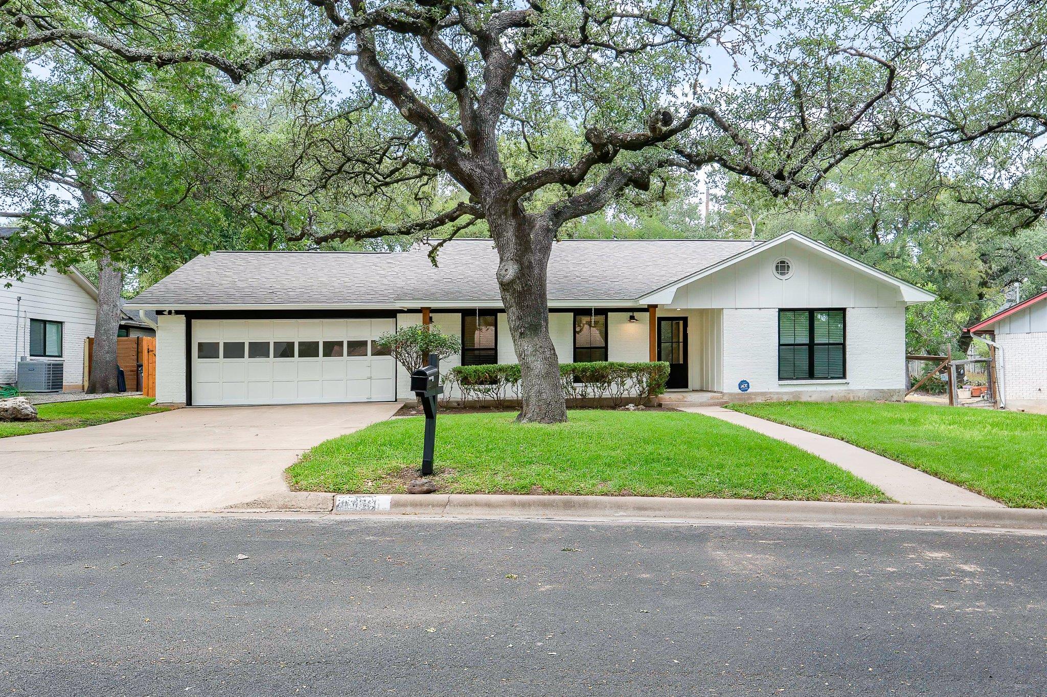 8806 Ridgehill DR