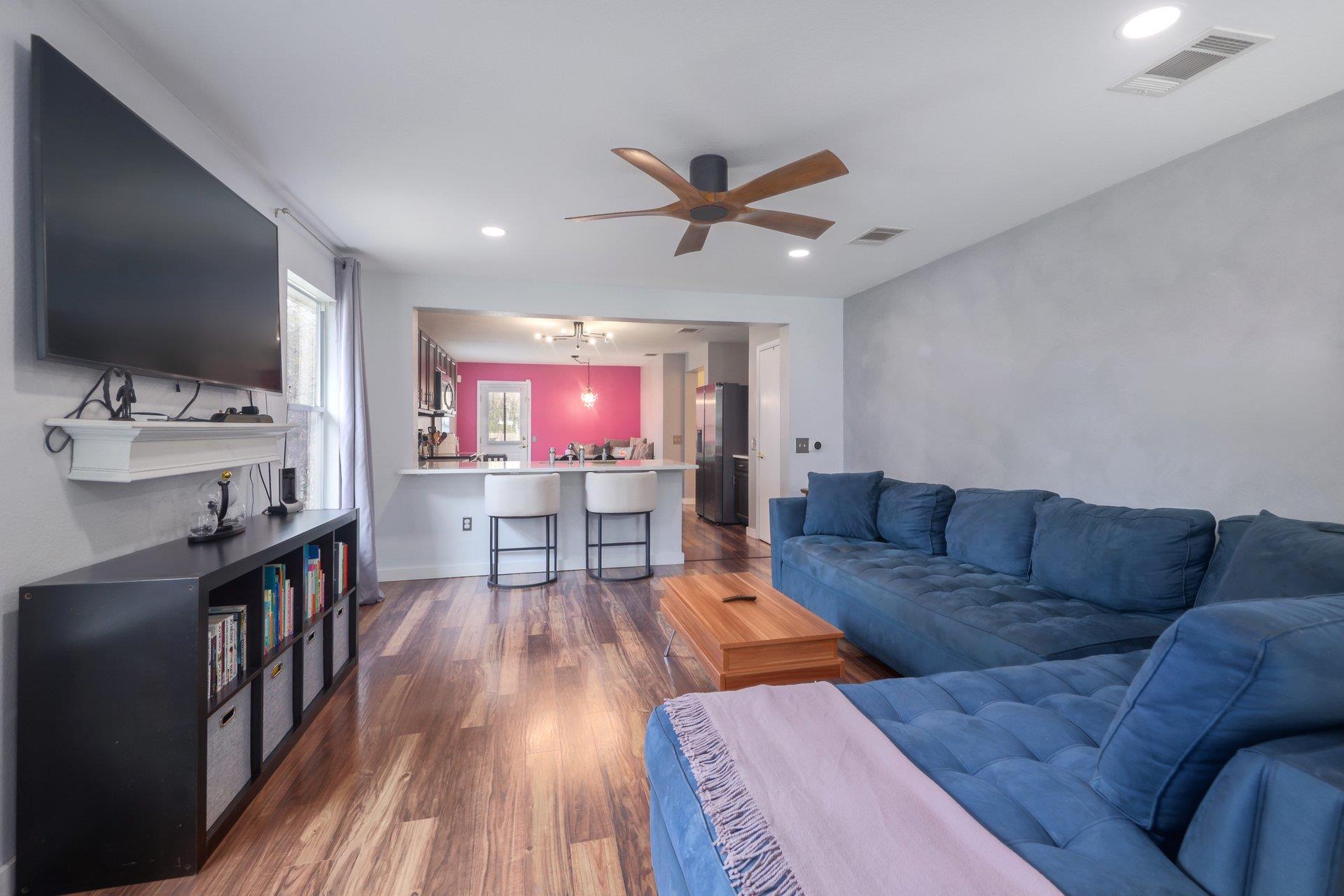 8804 Dittmar Oaks DR