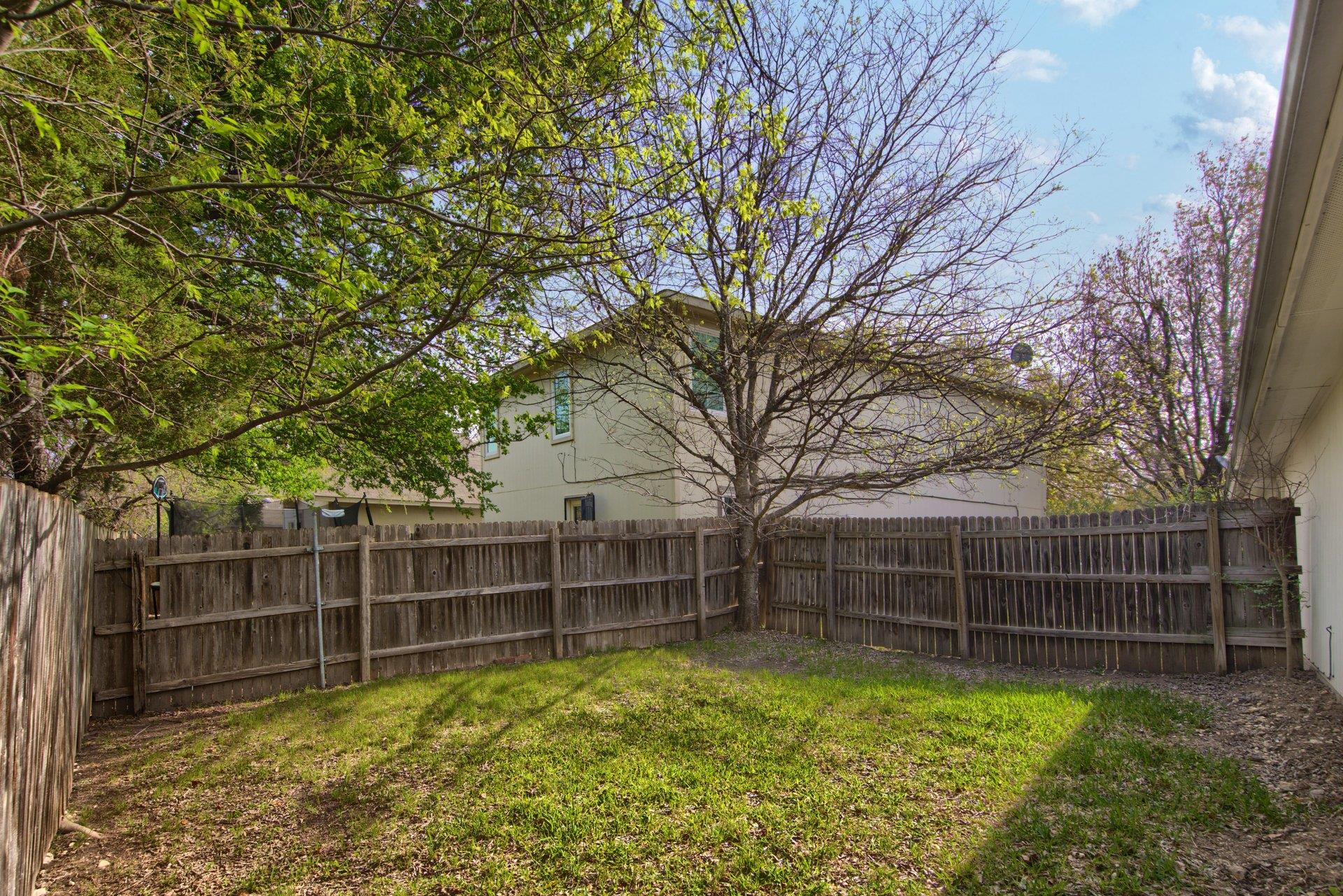 8804 Dittmar Oaks DR