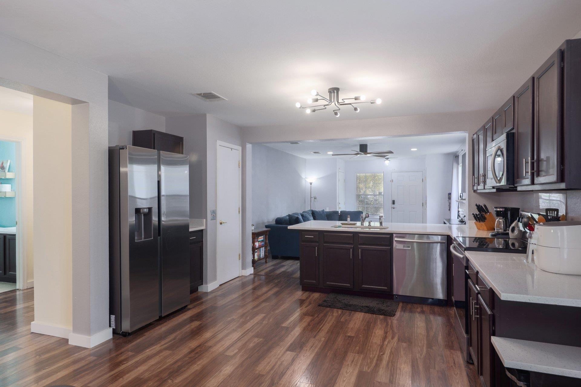 8804 Dittmar Oaks DR