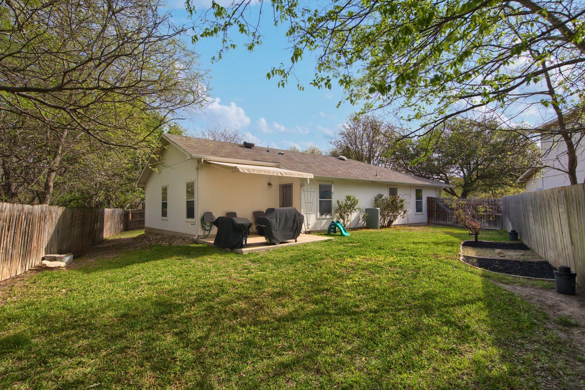 8804 Dittmar Oaks DR