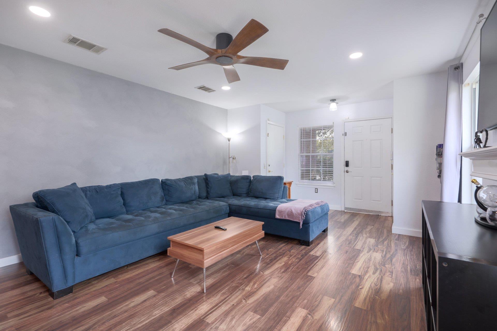 8804 Dittmar Oaks DR