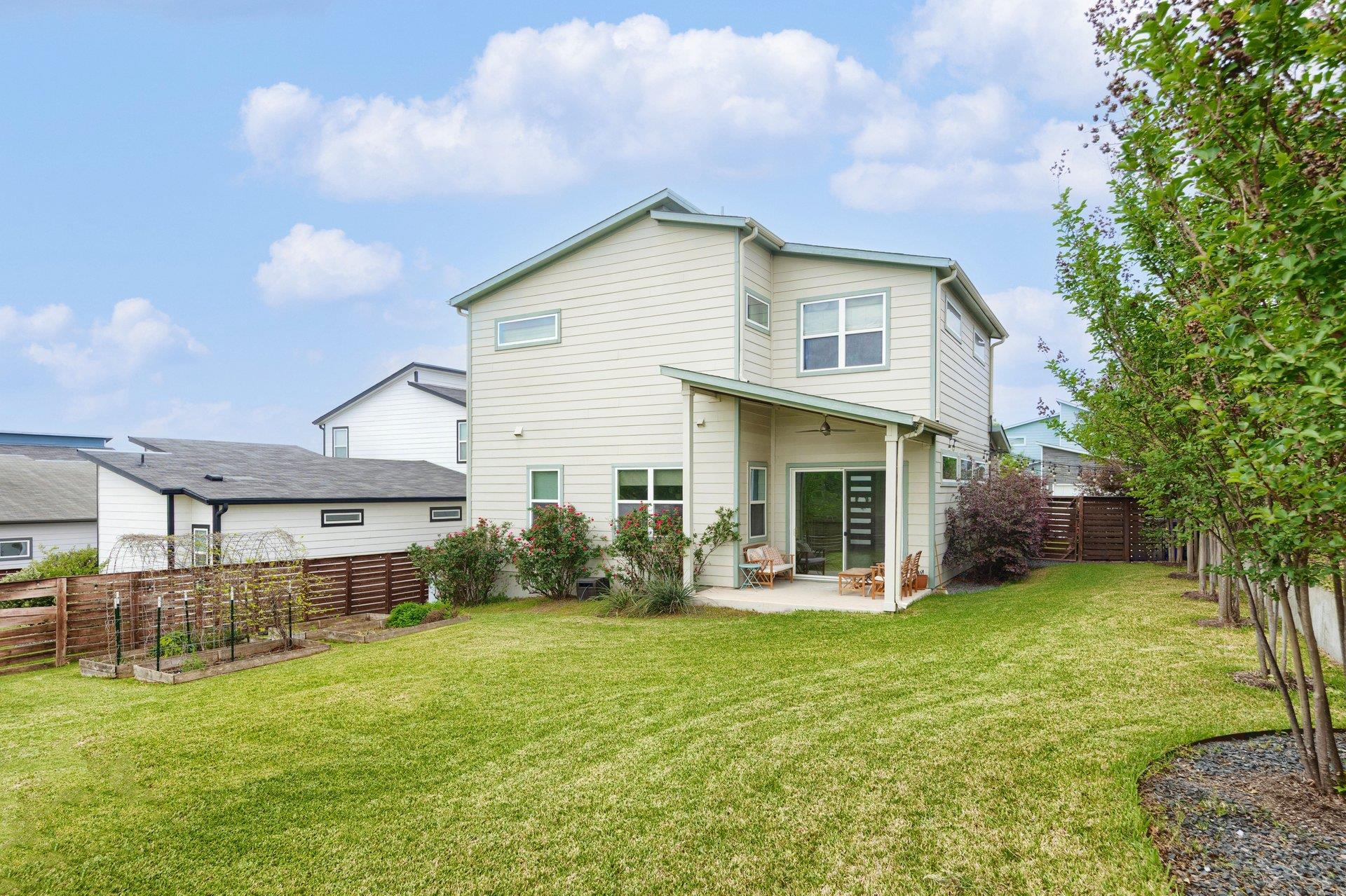 7013 Boyle DR