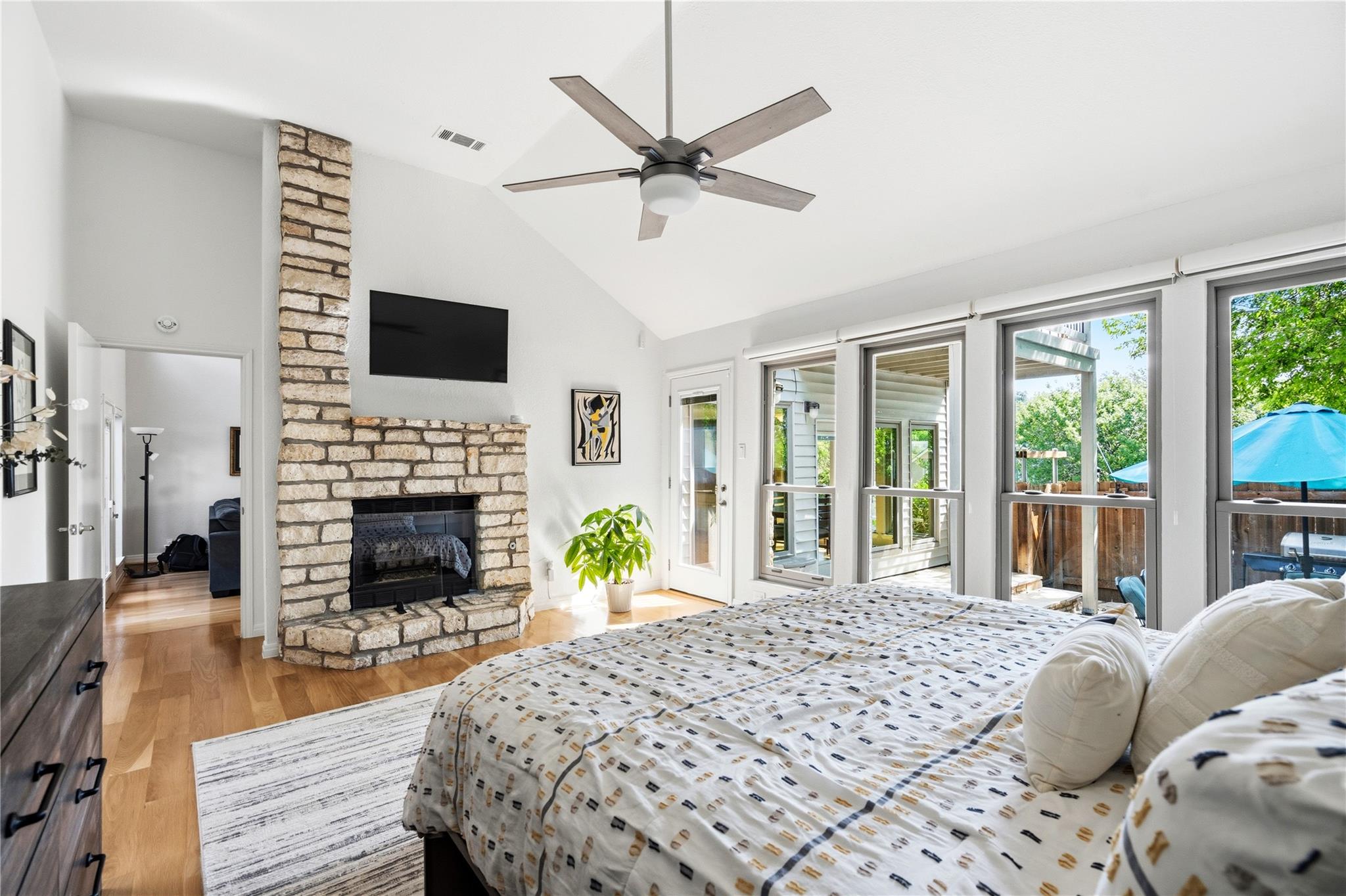 4801 Fern HOLW