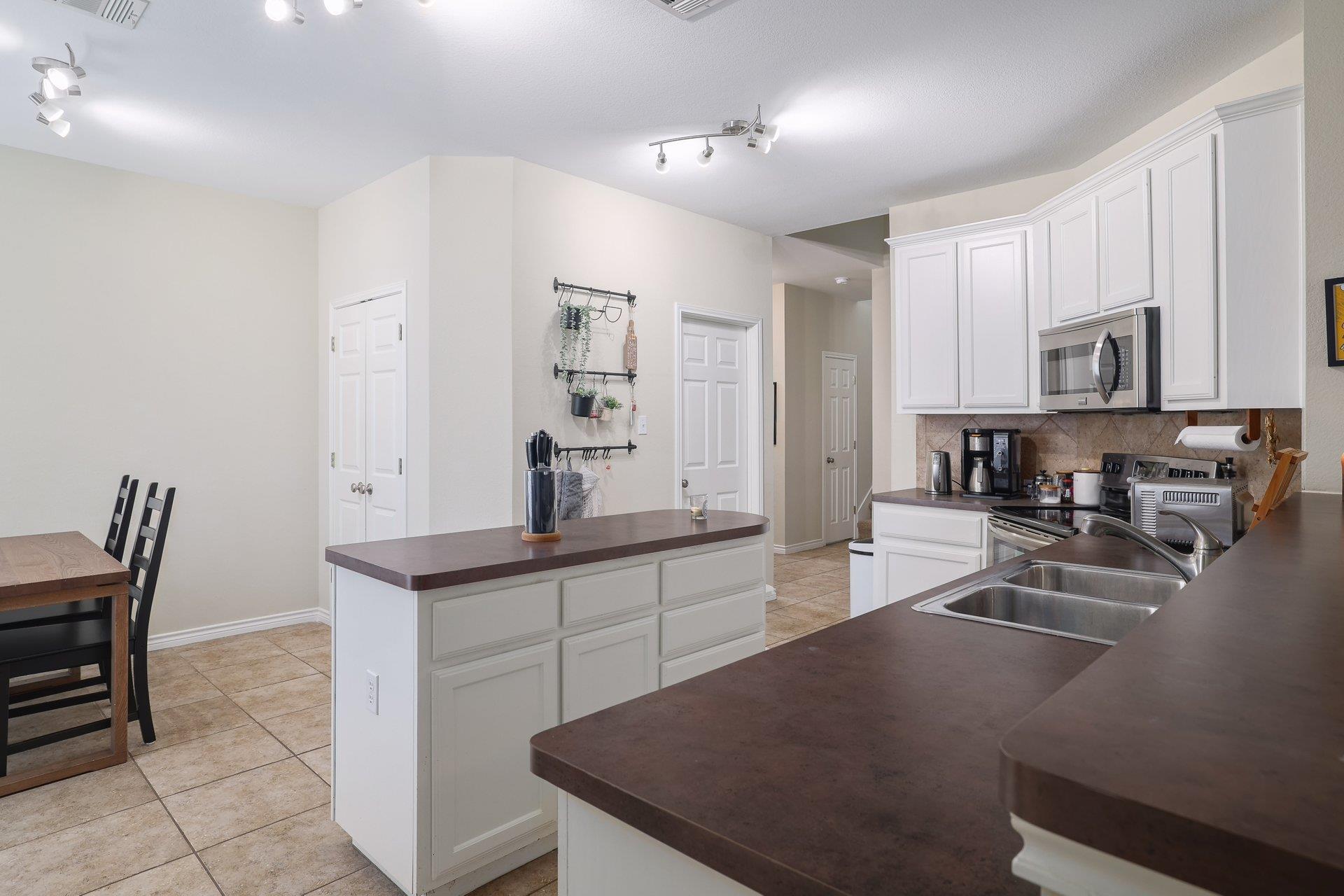 9212 Pioneer Forest DR