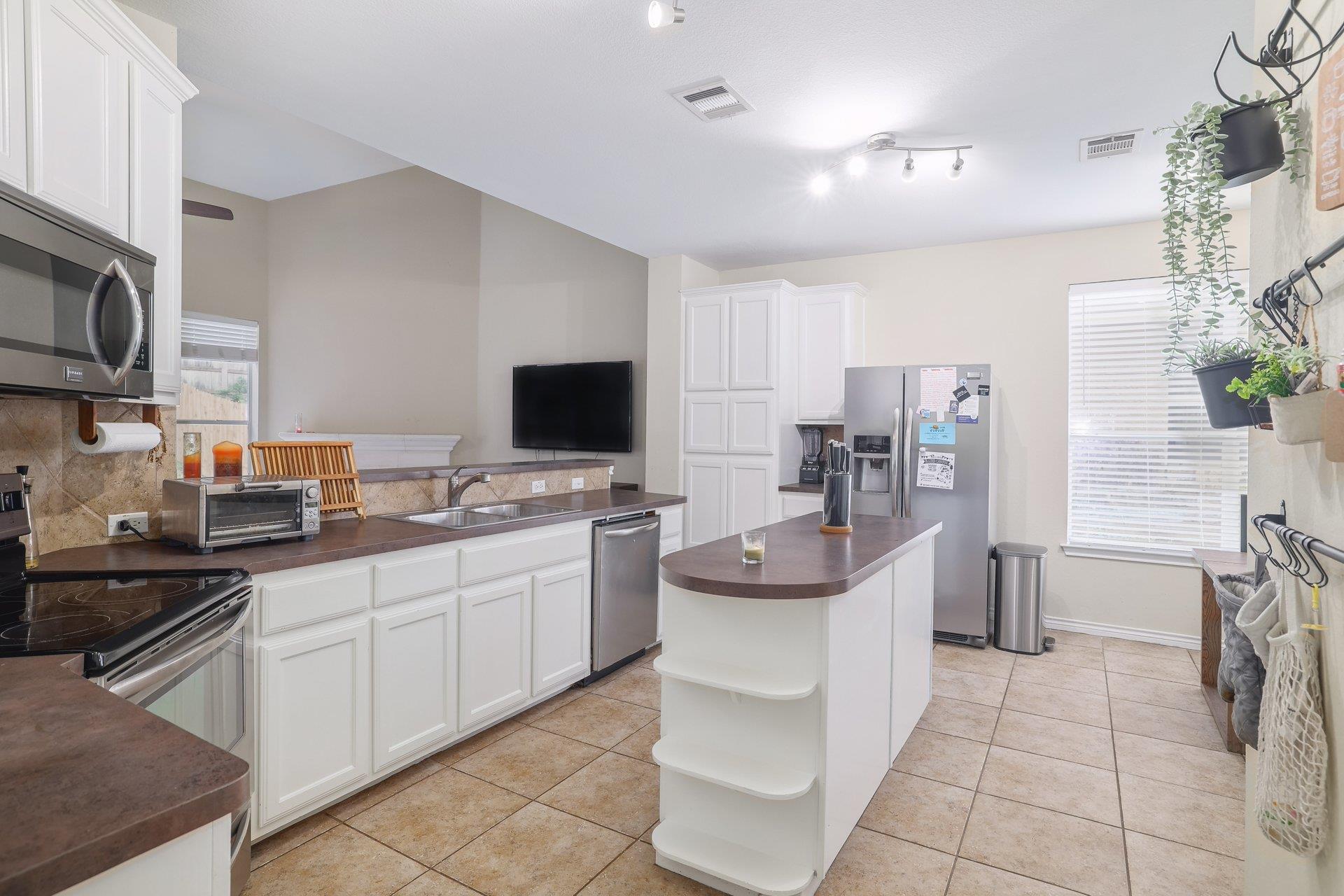 9212 Pioneer Forest DR