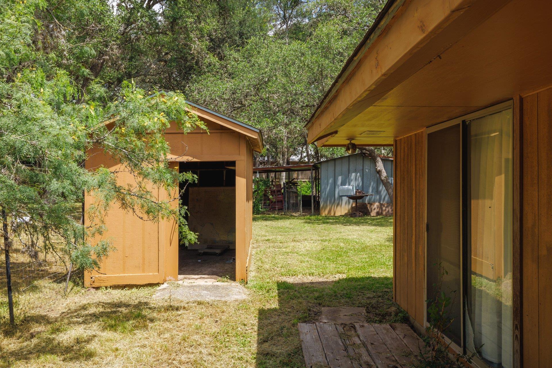 304 Hill Country LN